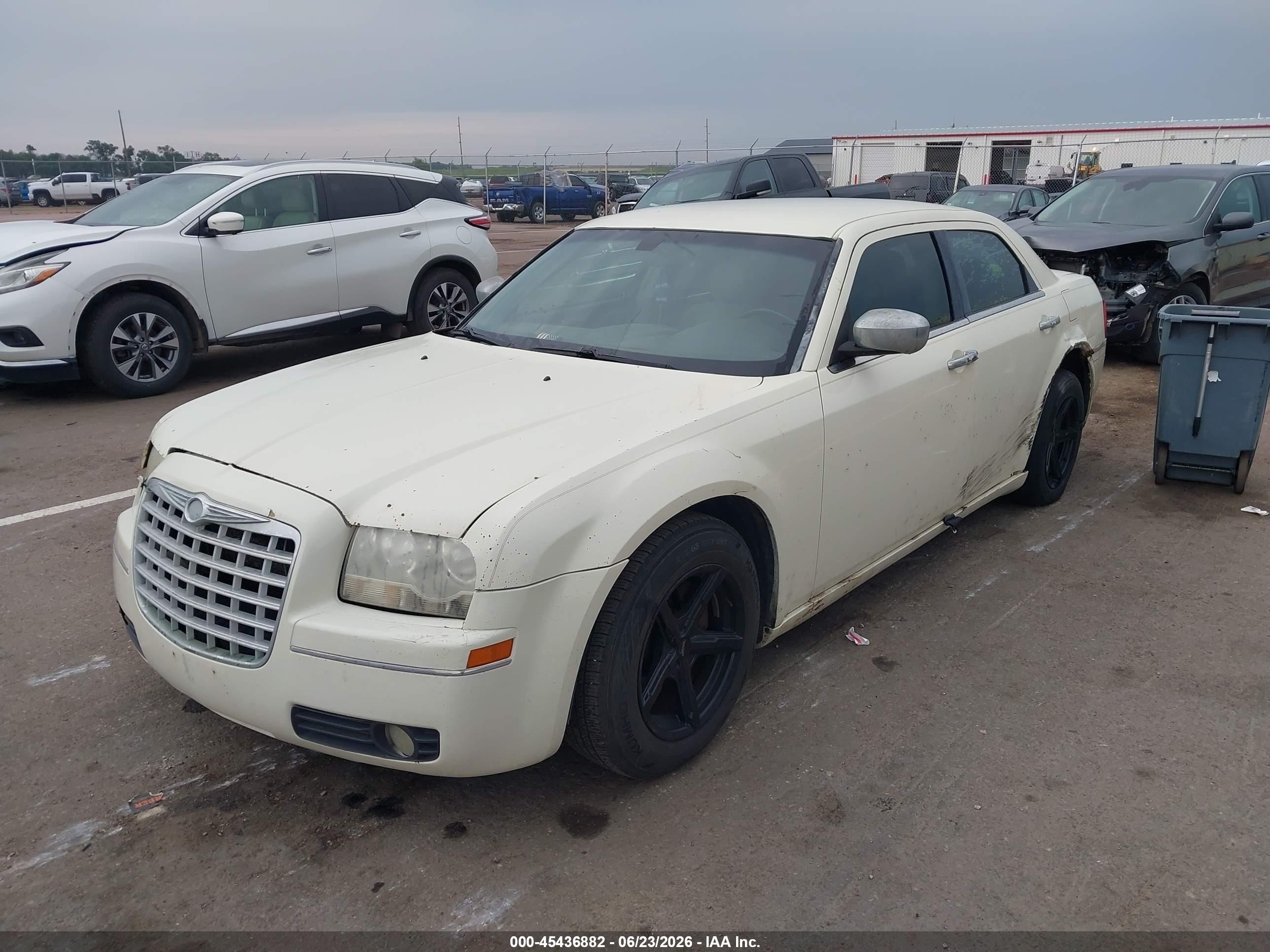 2006 Chrysler 300 Touring Кремовый vin: 2C3KA53G76H458204