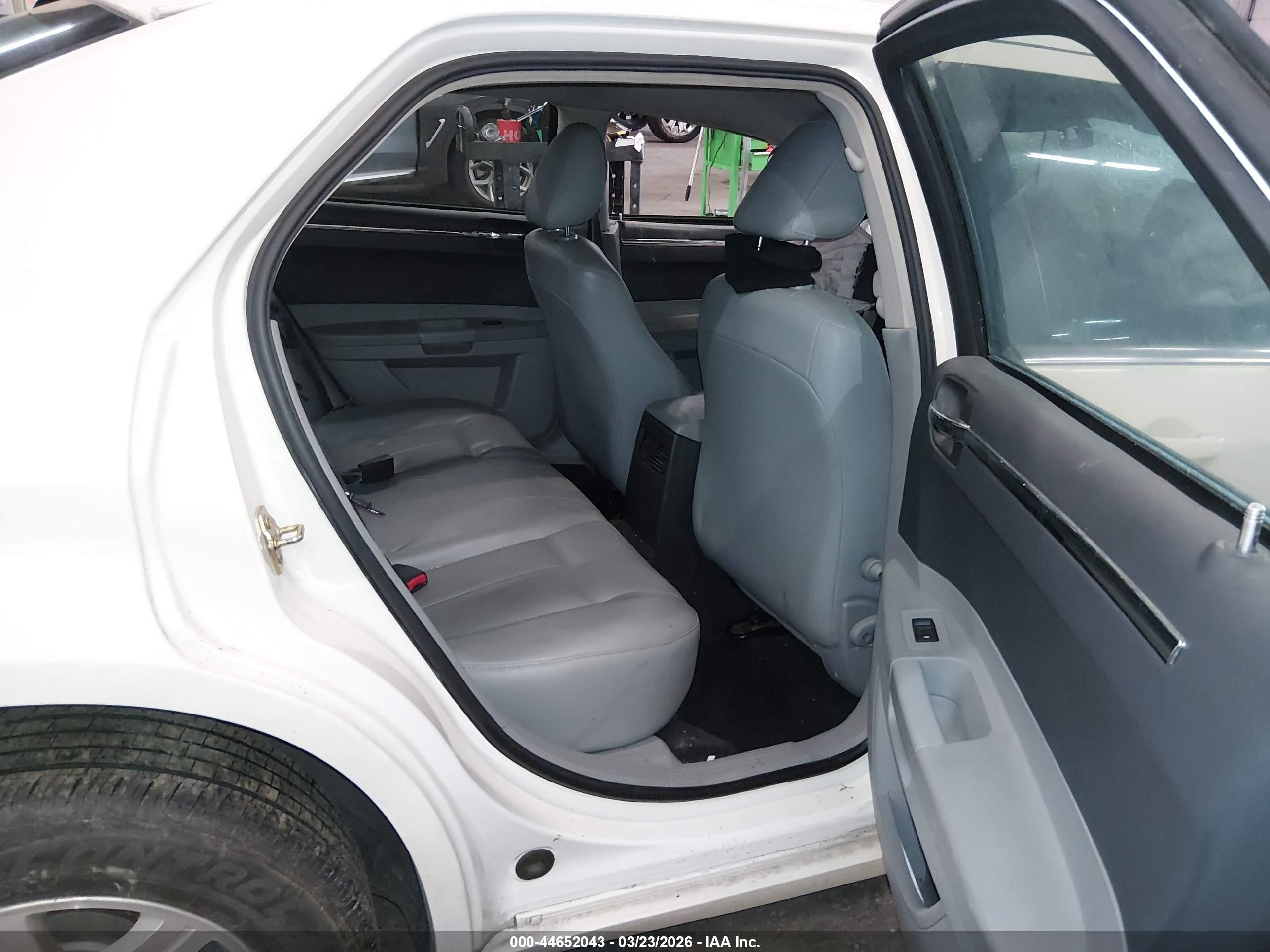 2006 Chrysler 300 Touring White vin: 2C3KA53G76H523732