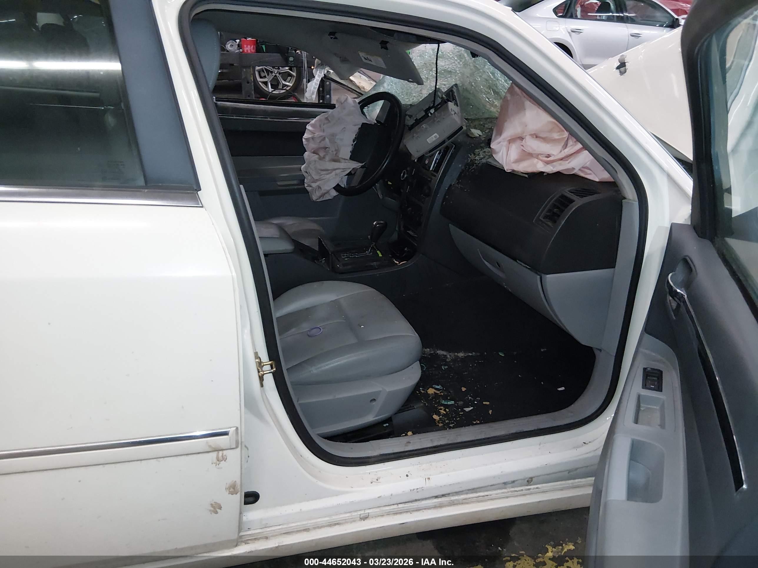 2006 Chrysler 300 Touring White vin: 2C3KA53G76H523732