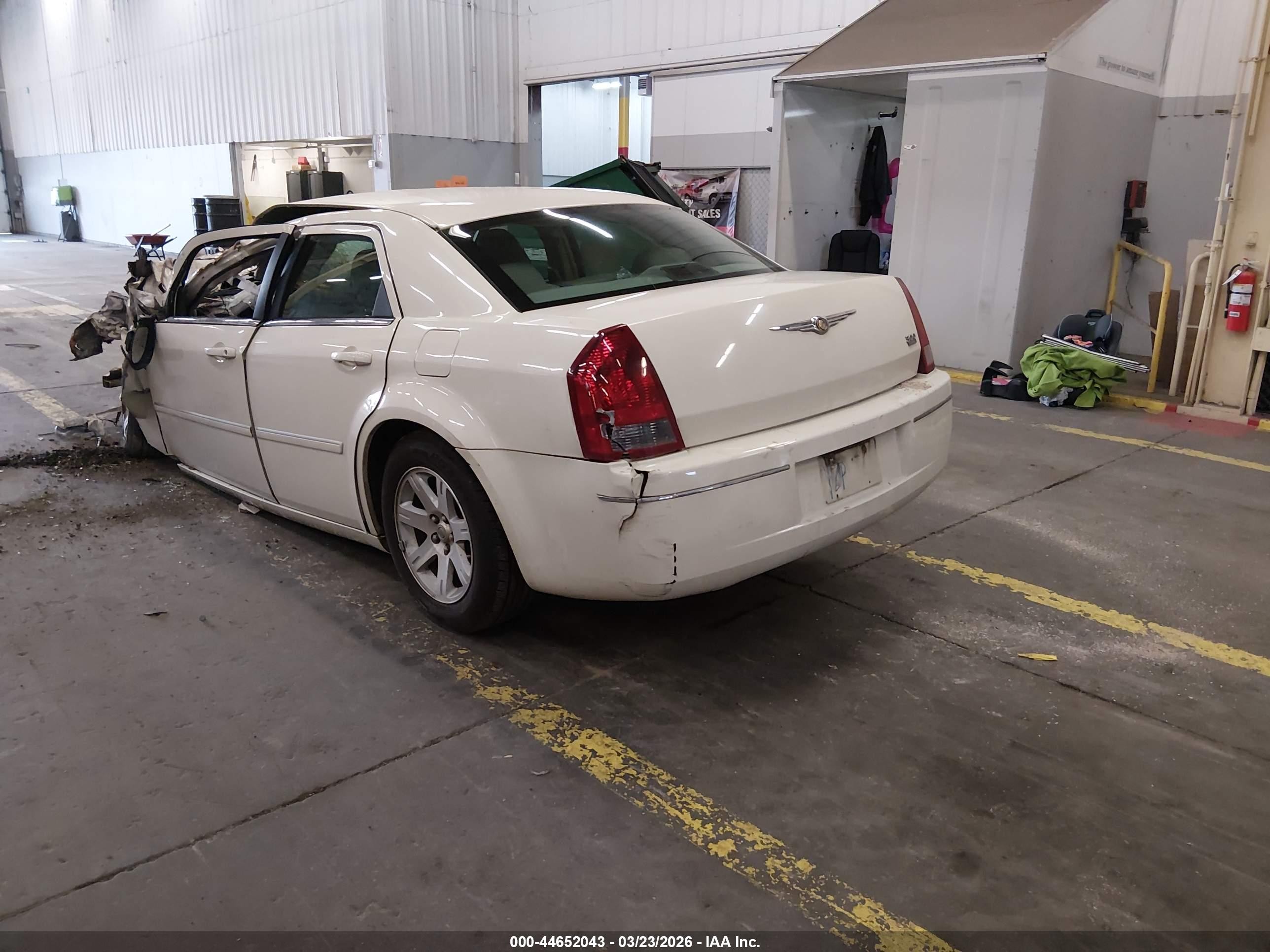 2006 Chrysler 300 Touring White vin: 2C3KA53G76H523732