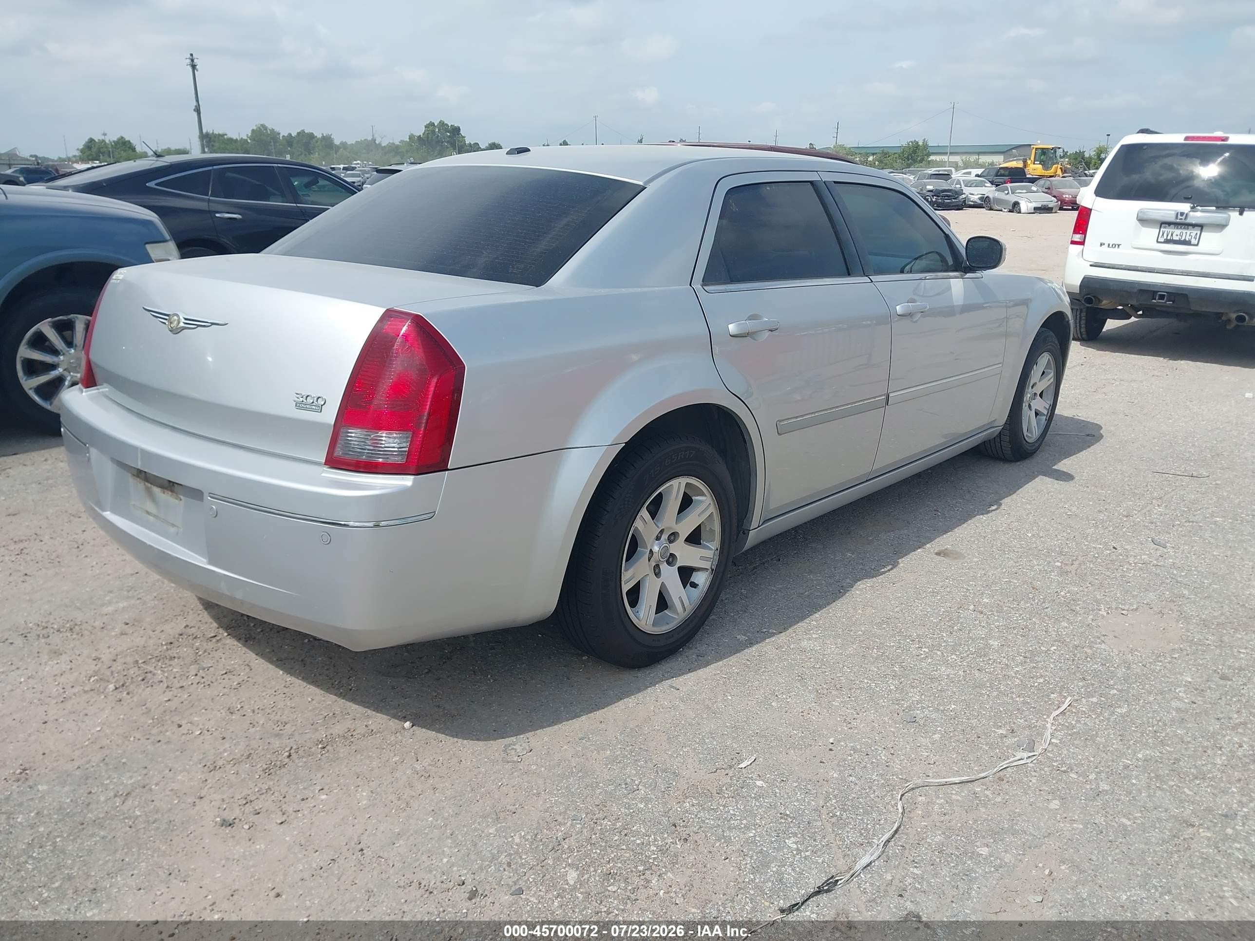 2007 Chrysler 300 Touring Silver vin: 2C3KA53G77H752686