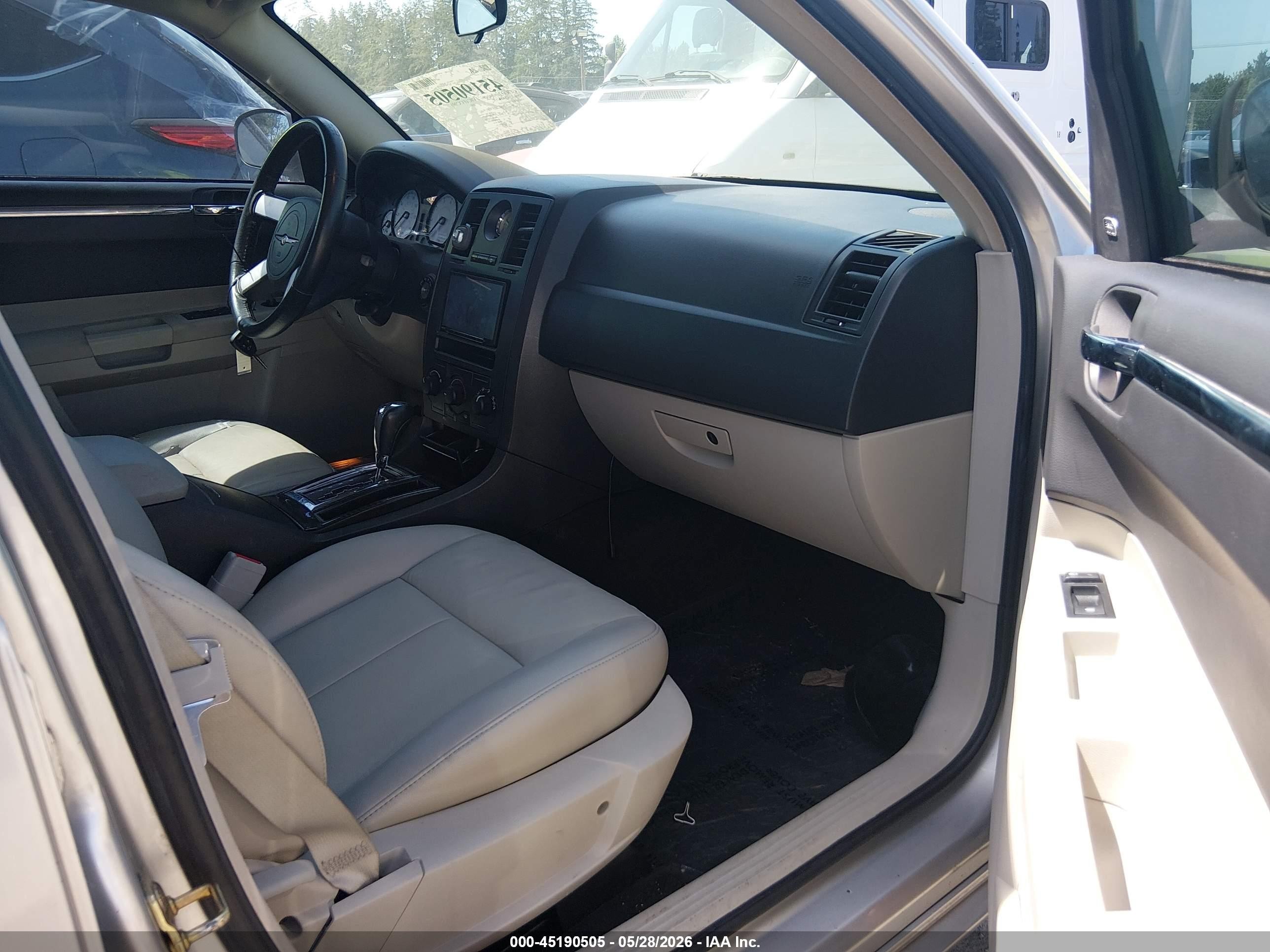 2006 Chrysler 300 Touring Silver vin: 2C3KA53G86H192496
