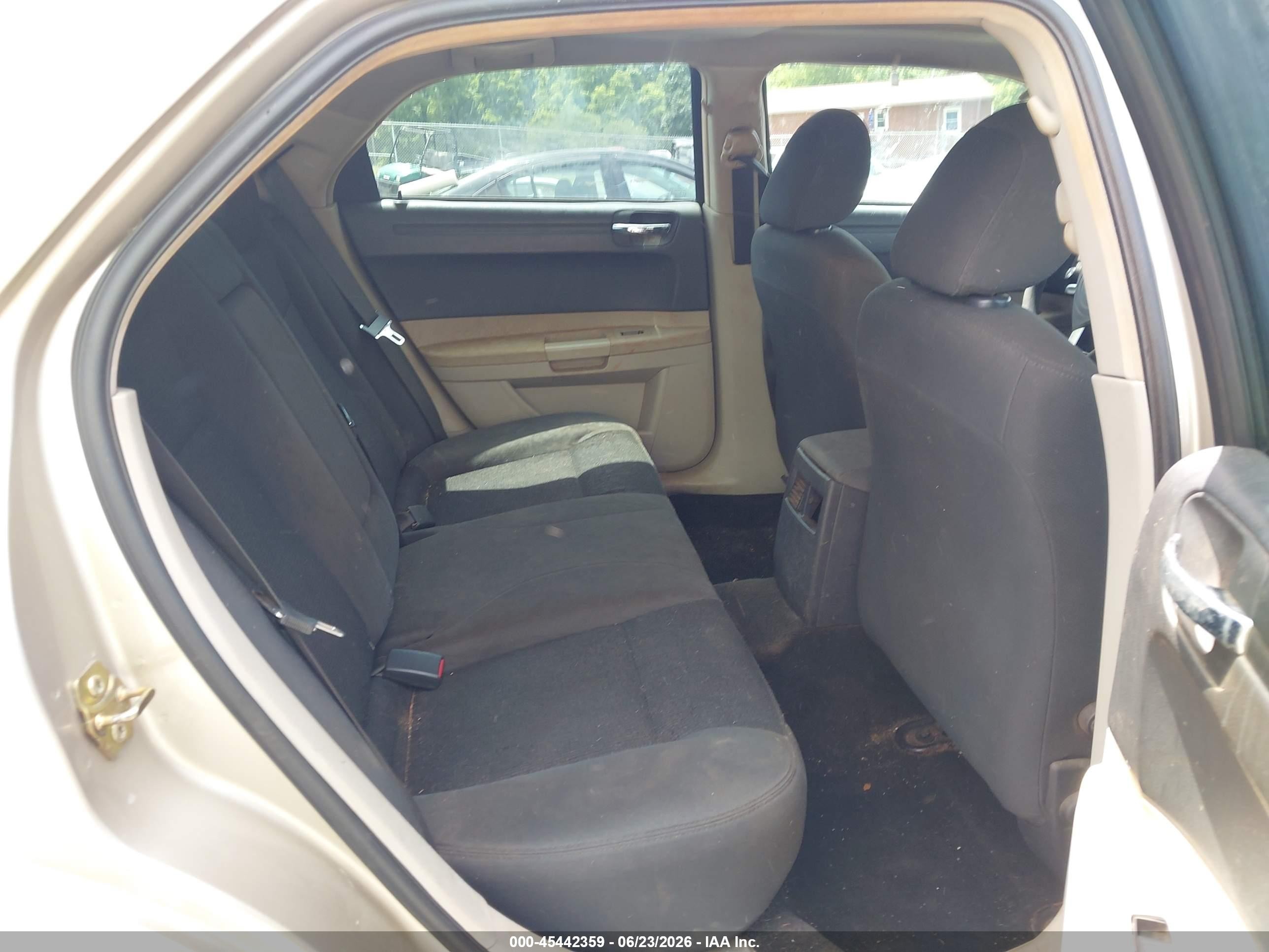 2006 Chrysler 300   Silver vin: 2C3KA53G86H386316