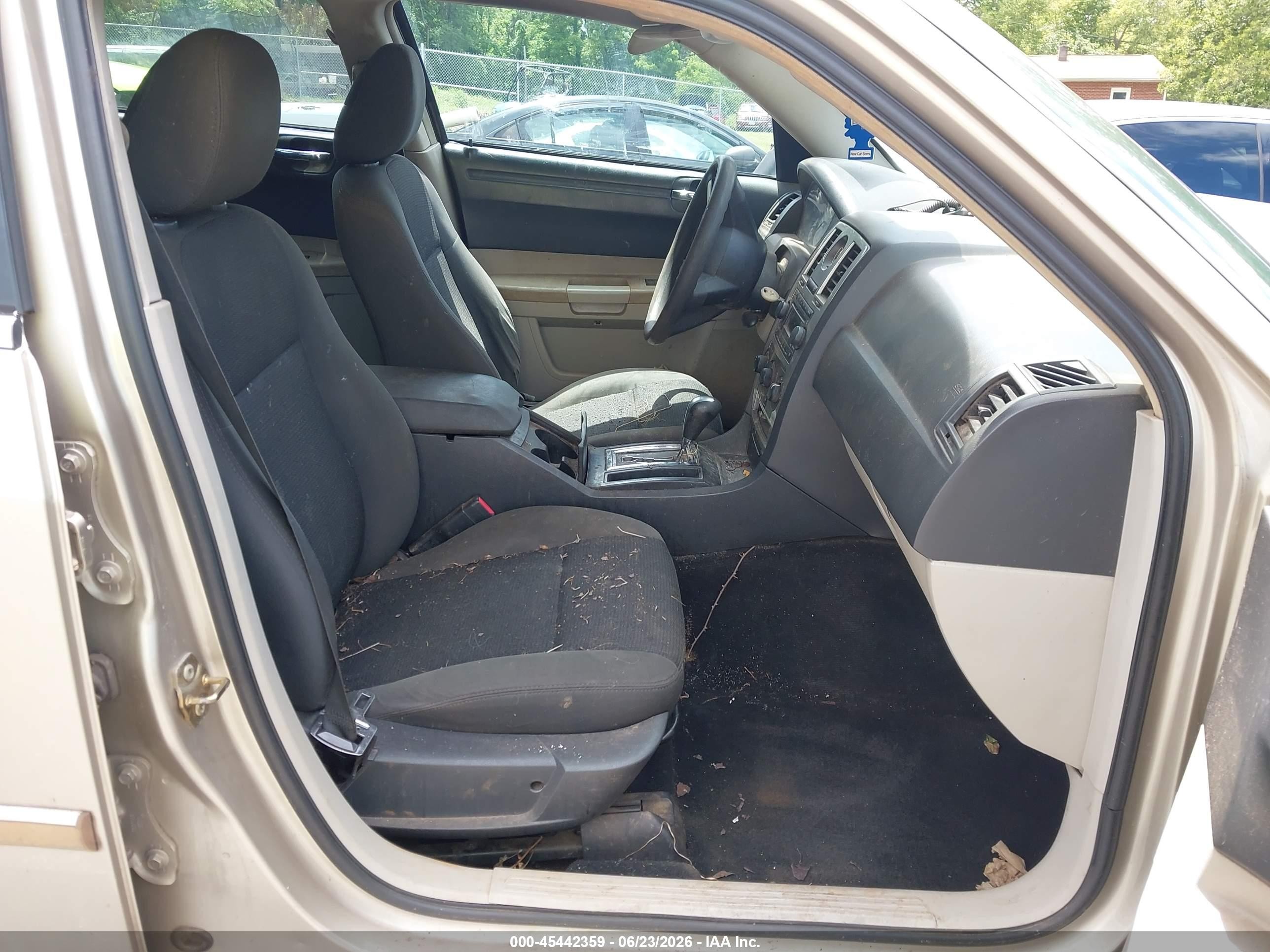 2006 Chrysler 300   Silver vin: 2C3KA53G86H386316