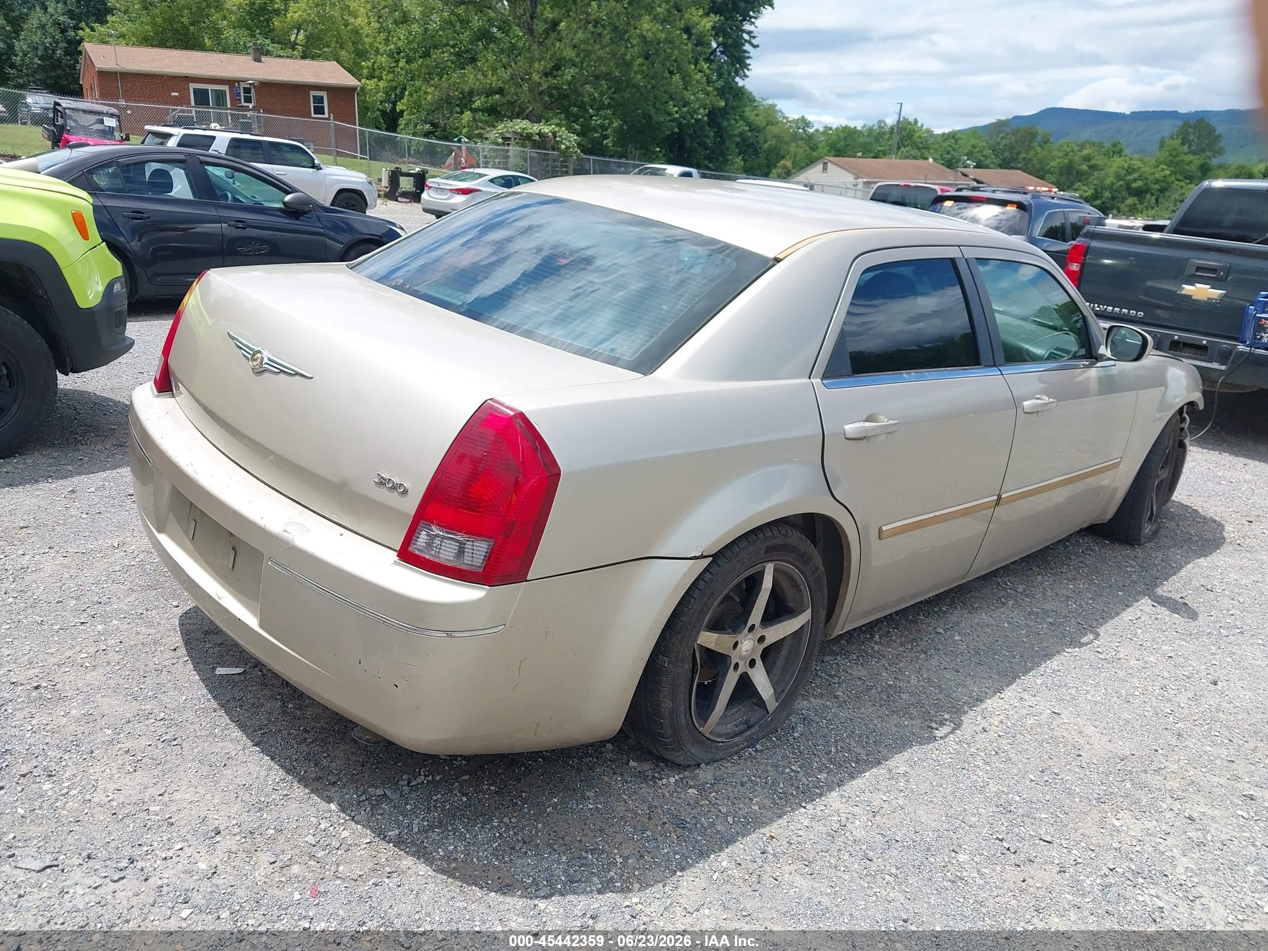 2006 Chrysler 300   Silver vin: 2C3KA53G86H386316