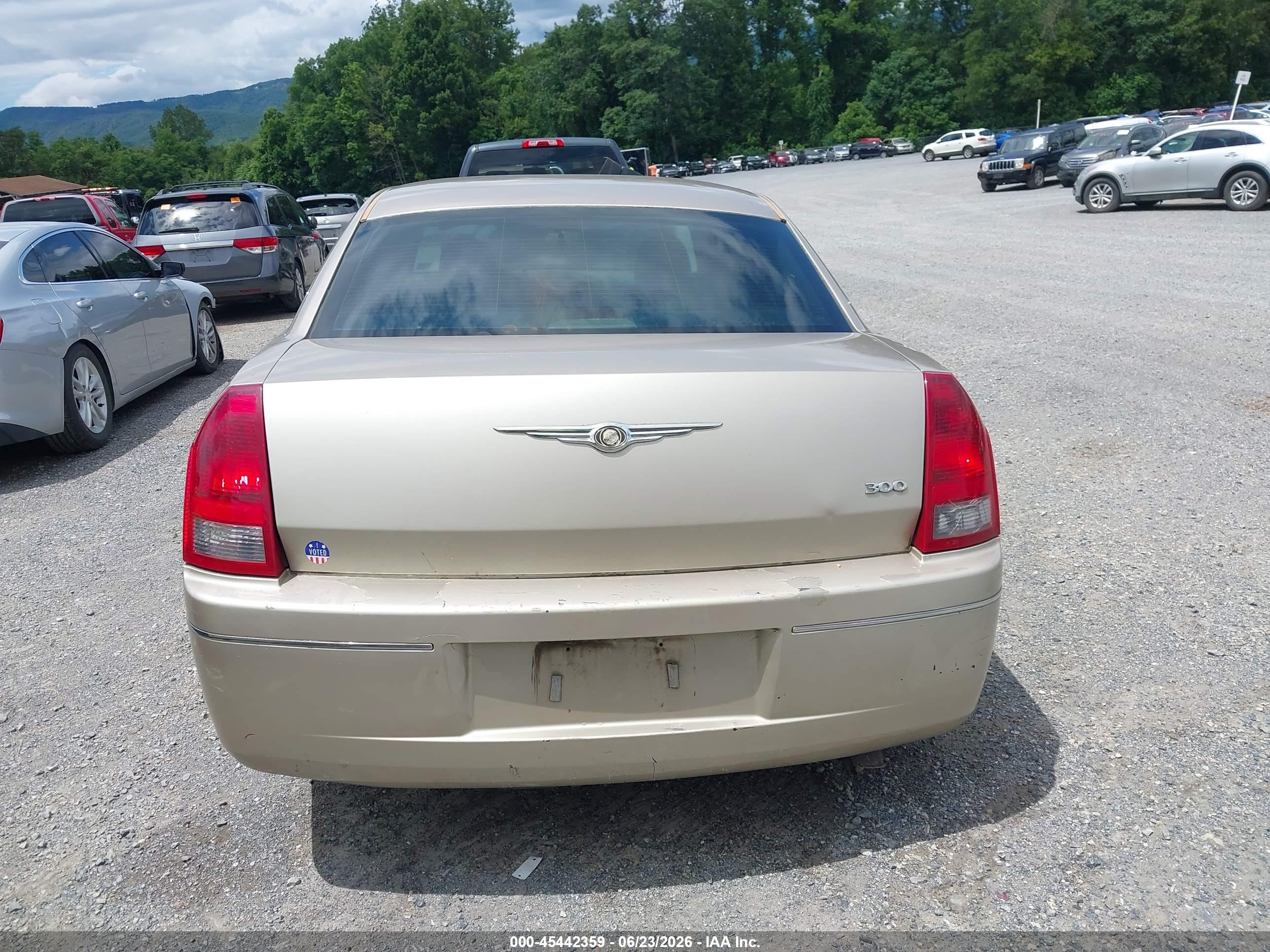 2006 Chrysler 300   Silver vin: 2C3KA53G86H386316