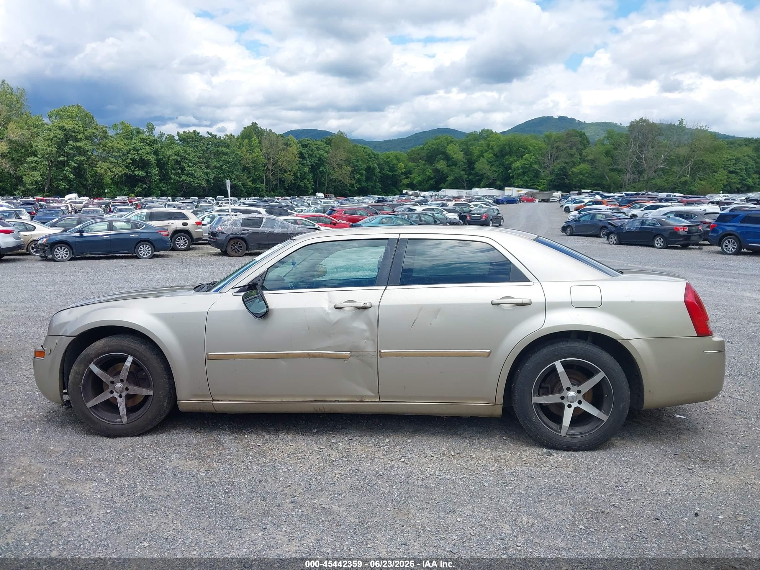 2006 Chrysler 300   Silver vin: 2C3KA53G86H386316