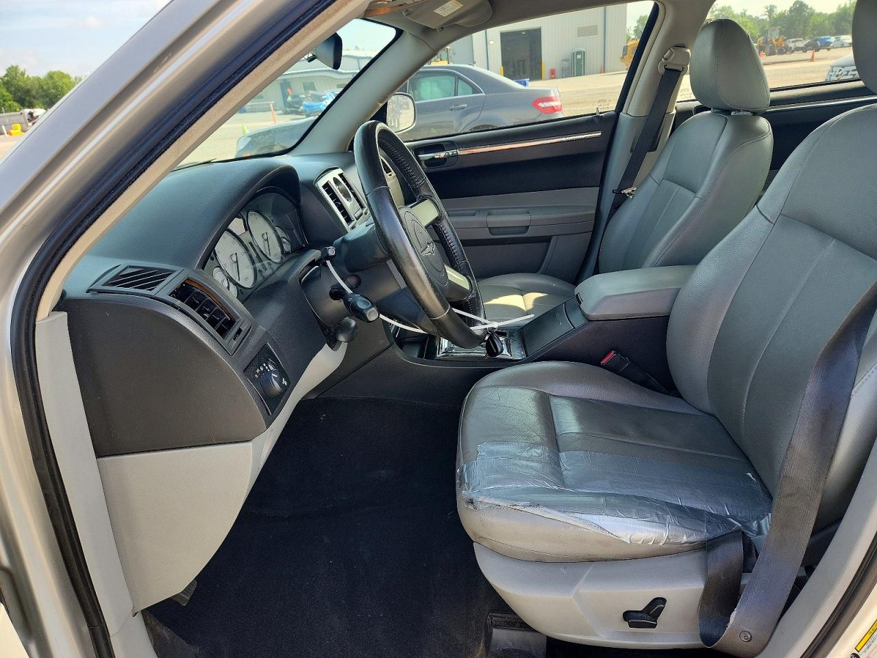 2007 Chrysler 300 Touring Silver vin: 2C3KA53G87H683524