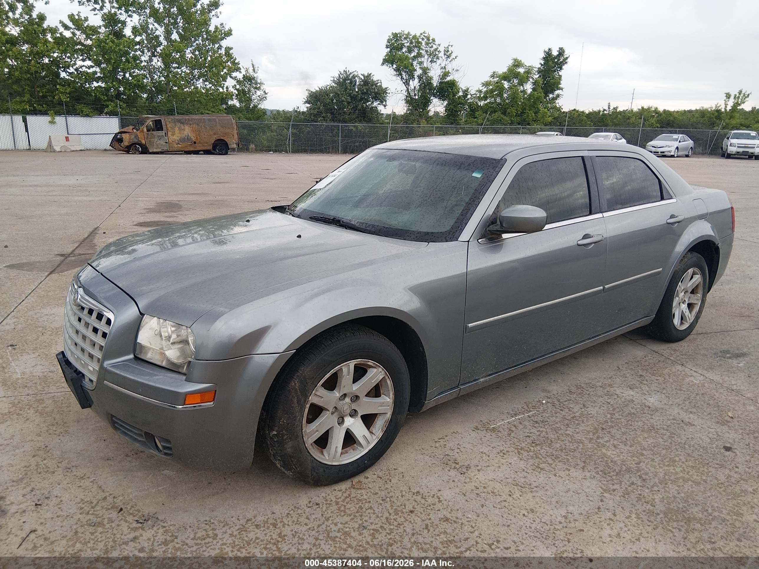 2007 Chrysler 300 Touring Gray vin: 2C3KA53G87H768301