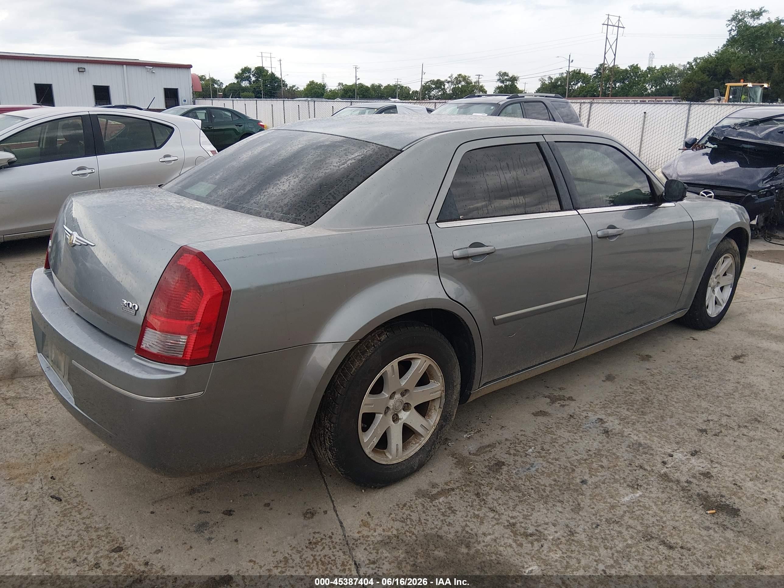 2007 Chrysler 300 Touring Gray vin: 2C3KA53G87H768301