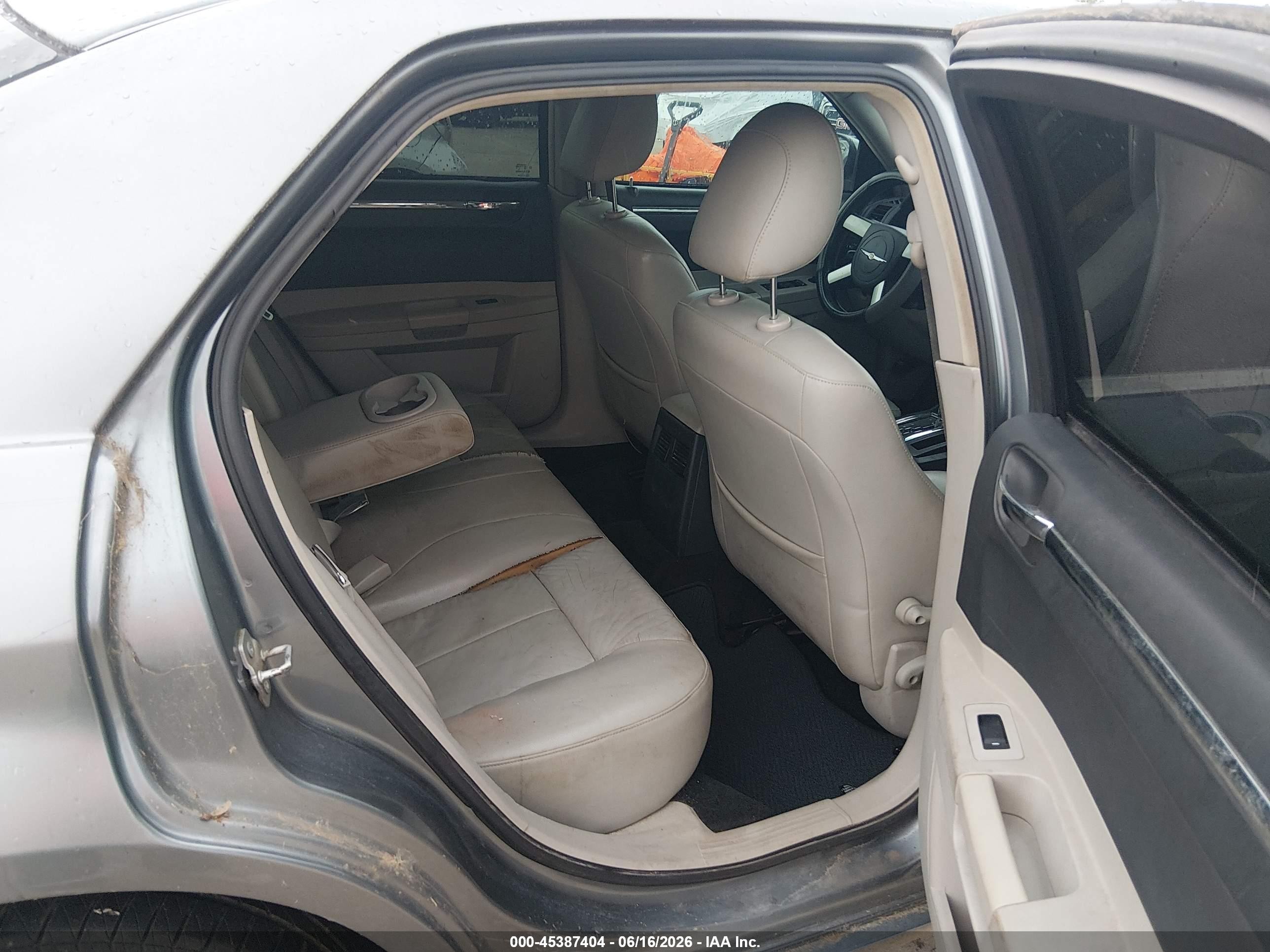 2007 Chrysler 300 Touring Gray vin: 2C3KA53G87H768301