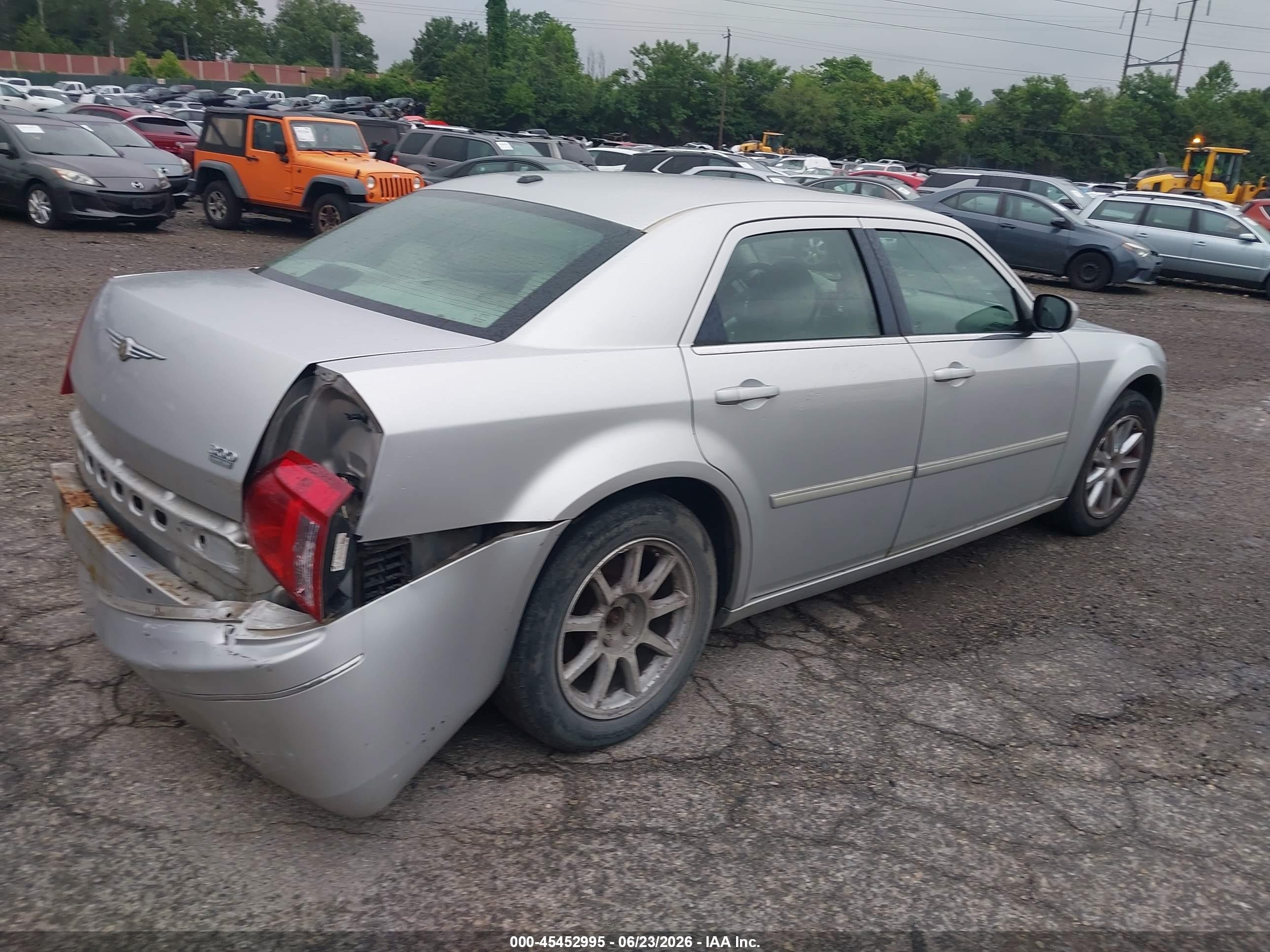 2007 Chrysler 300 Touring Silver vin: 2C3KA53G87H896683