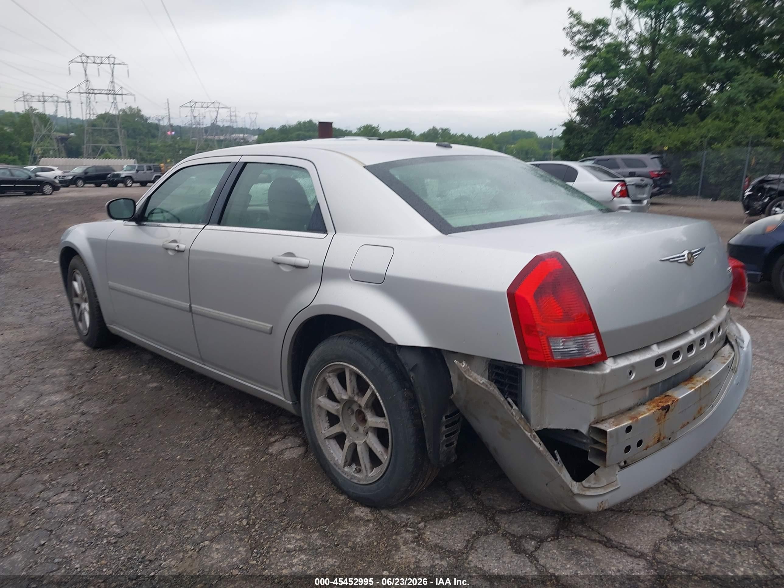 2007 Chrysler 300 Touring Silver vin: 2C3KA53G87H896683