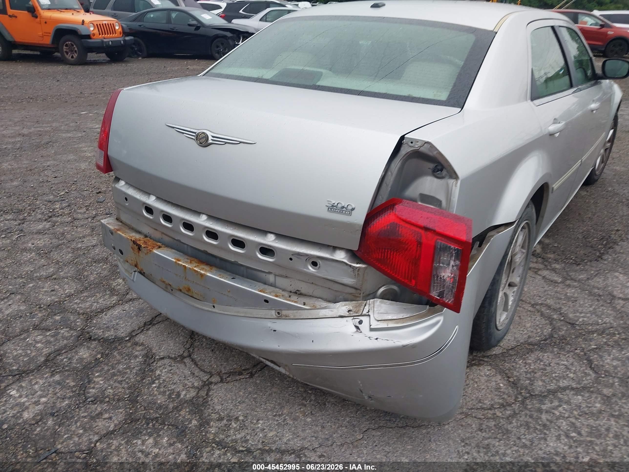 2007 Chrysler 300 Touring Silver vin: 2C3KA53G87H896683