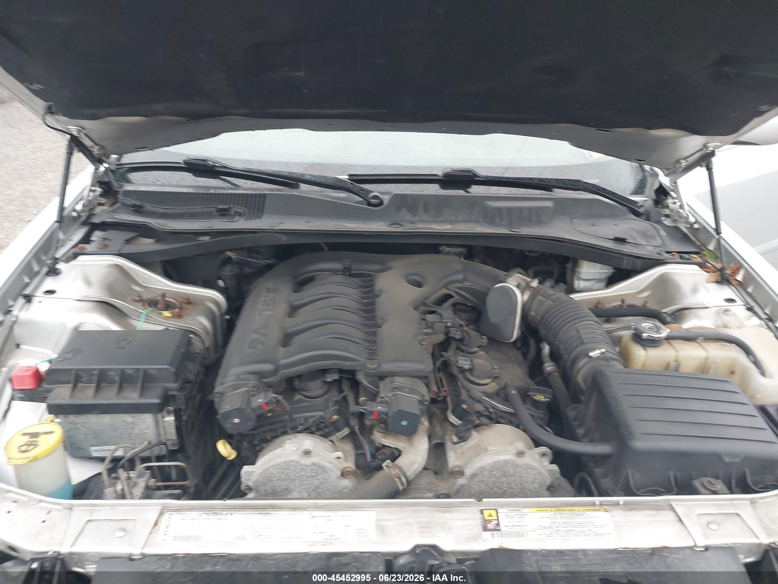 2007 Chrysler 300 Touring Silver vin: 2C3KA53G87H896683