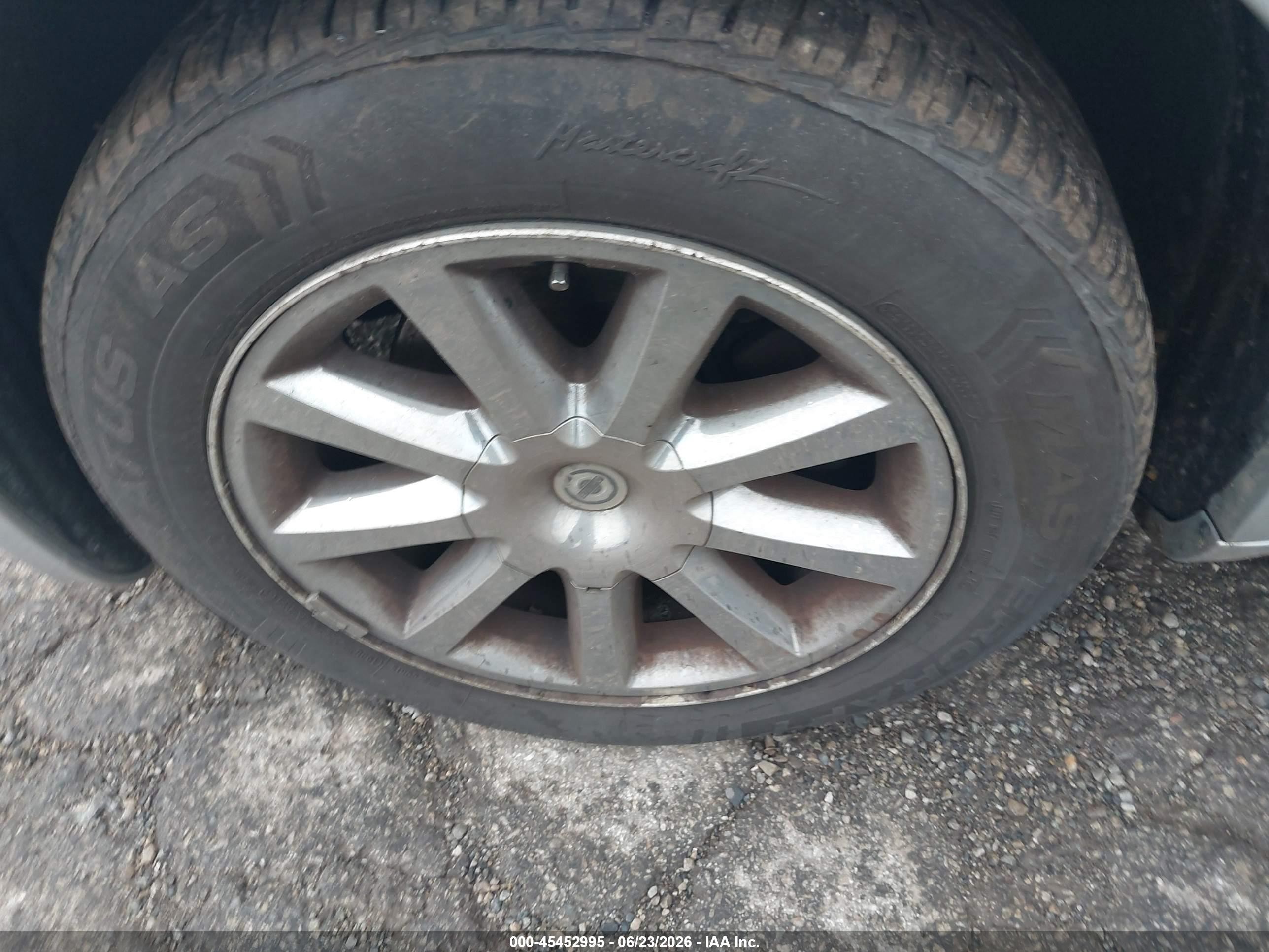 2007 Chrysler 300 Touring Silver vin: 2C3KA53G87H896683