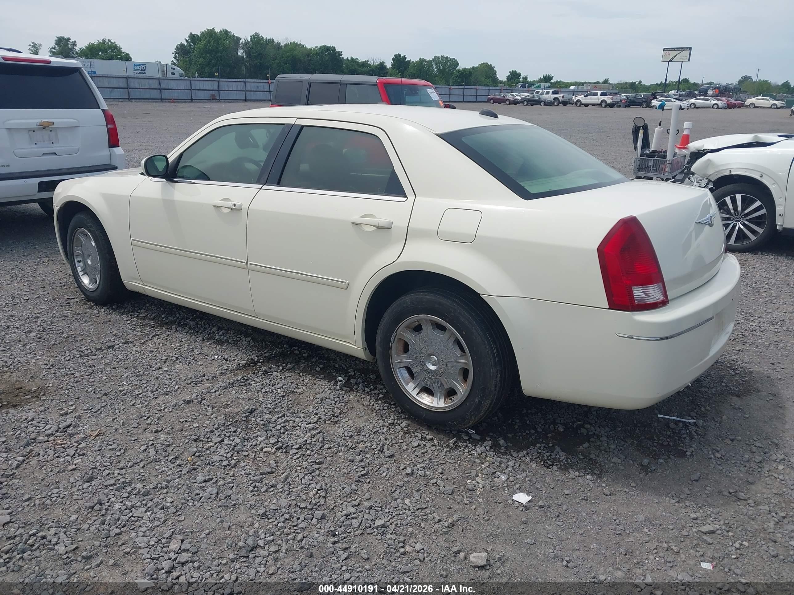 2006 Chrysler 300 Touring Белый vin: 2C3KA53G96H133599