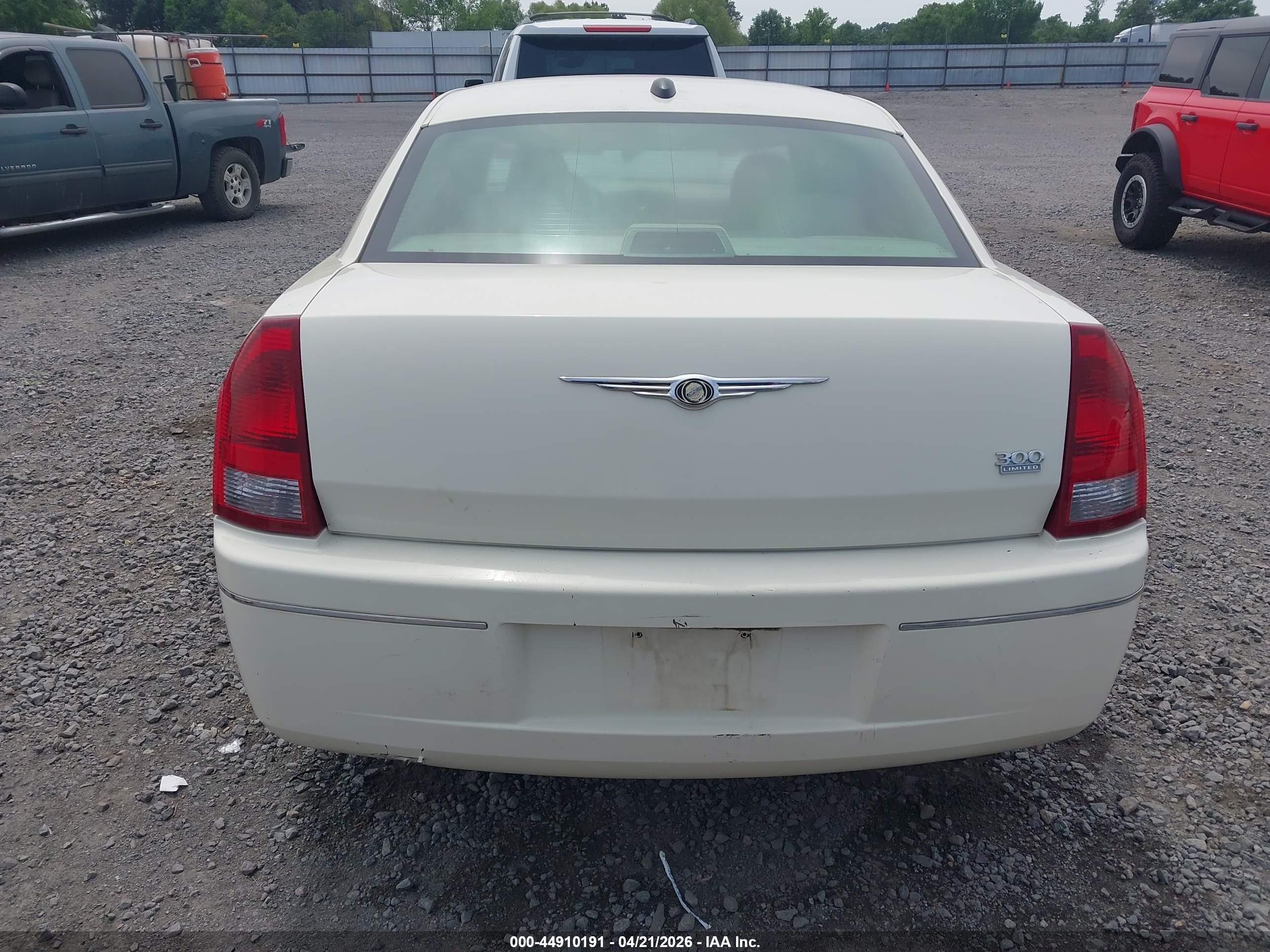 2006 Chrysler 300 Touring Белый vin: 2C3KA53G96H133599