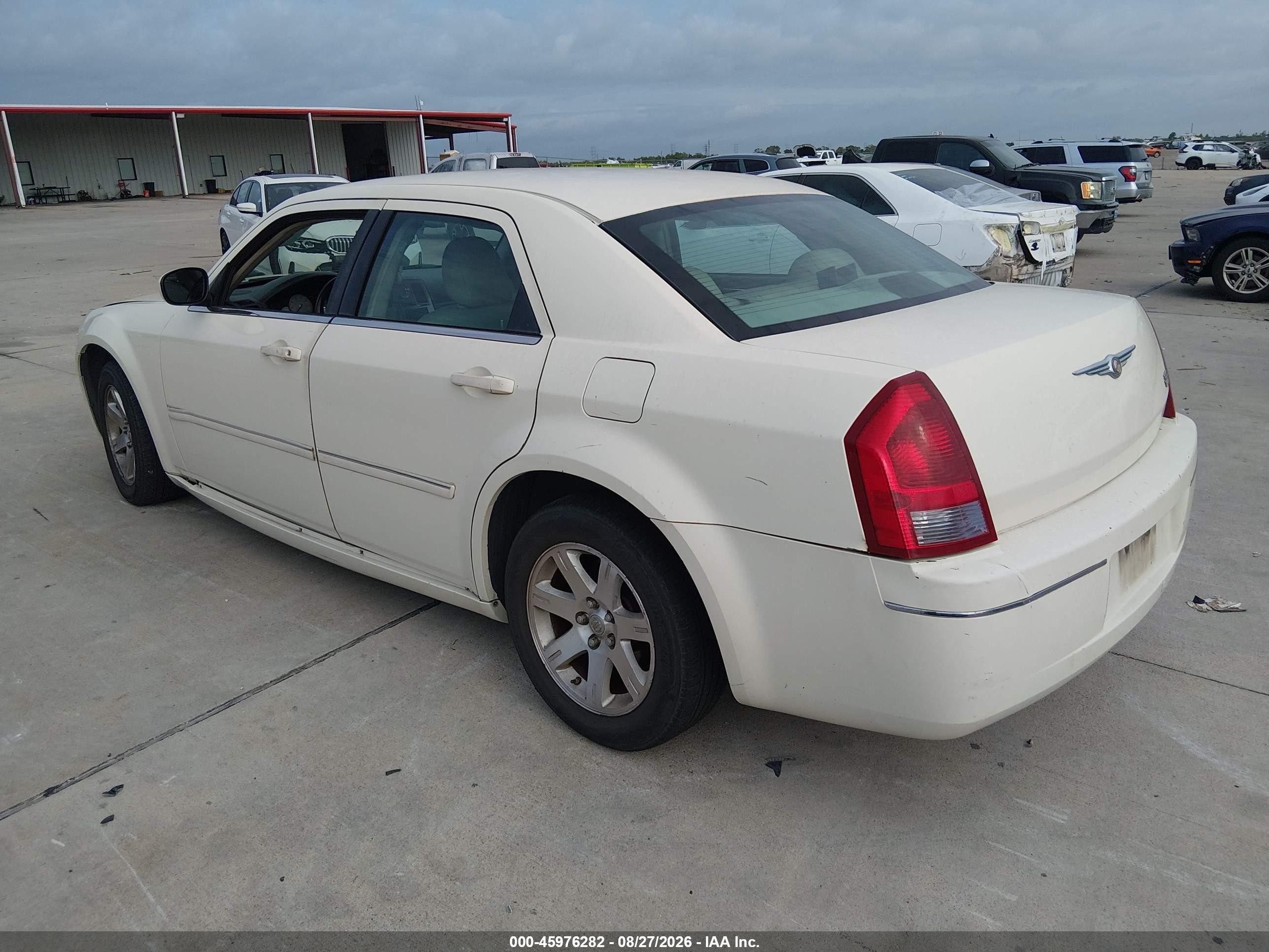 2006 Chrysler 300 Touring White vin: 2C3KA53G96H224789