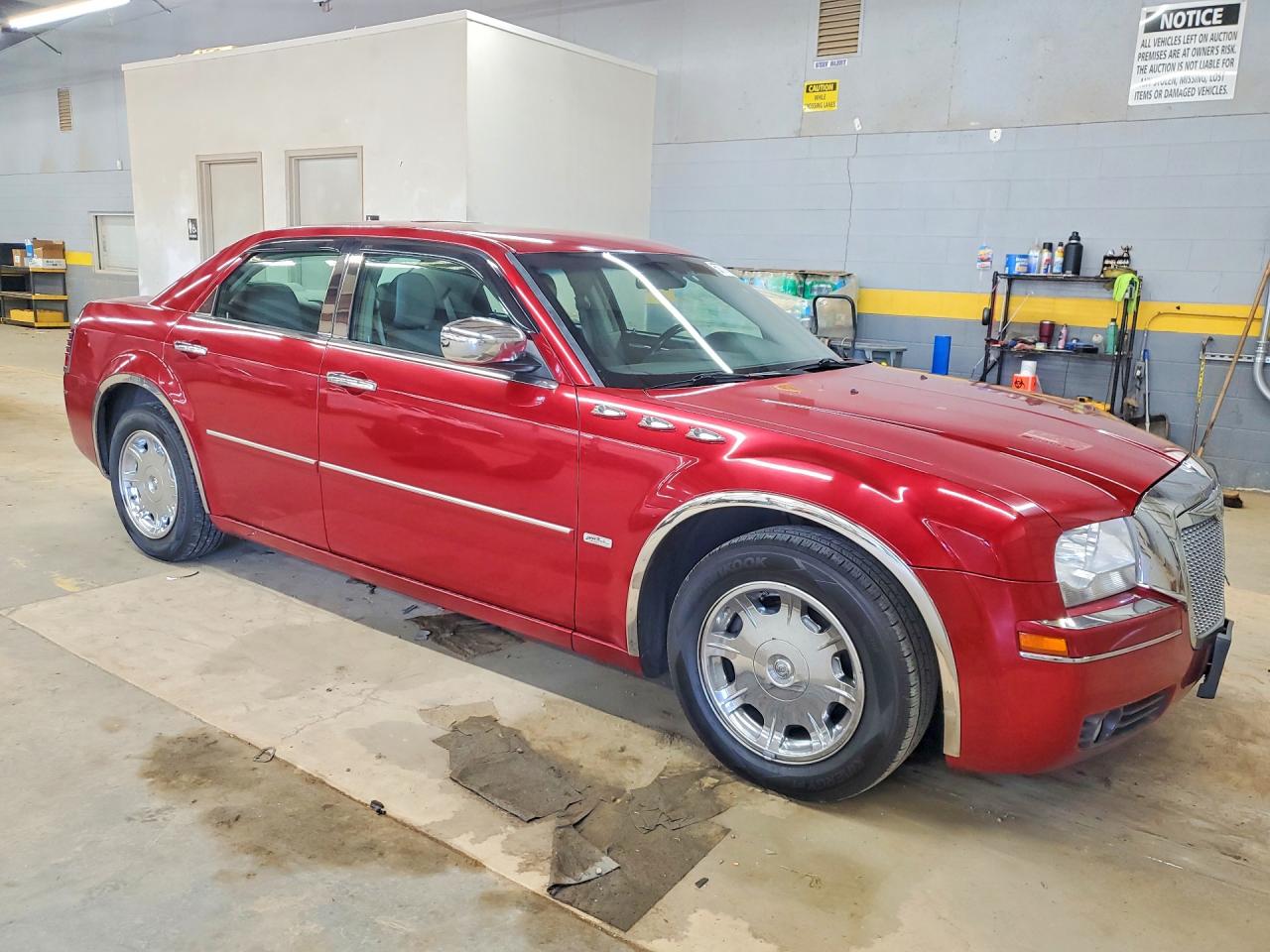2007 Chrysler 300 Touring Red vin: 2C3KA53G97H698226