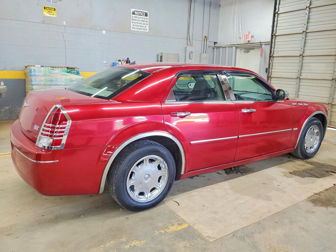 2007 Chrysler 300 Touring Red vin: 2C3KA53G97H698226