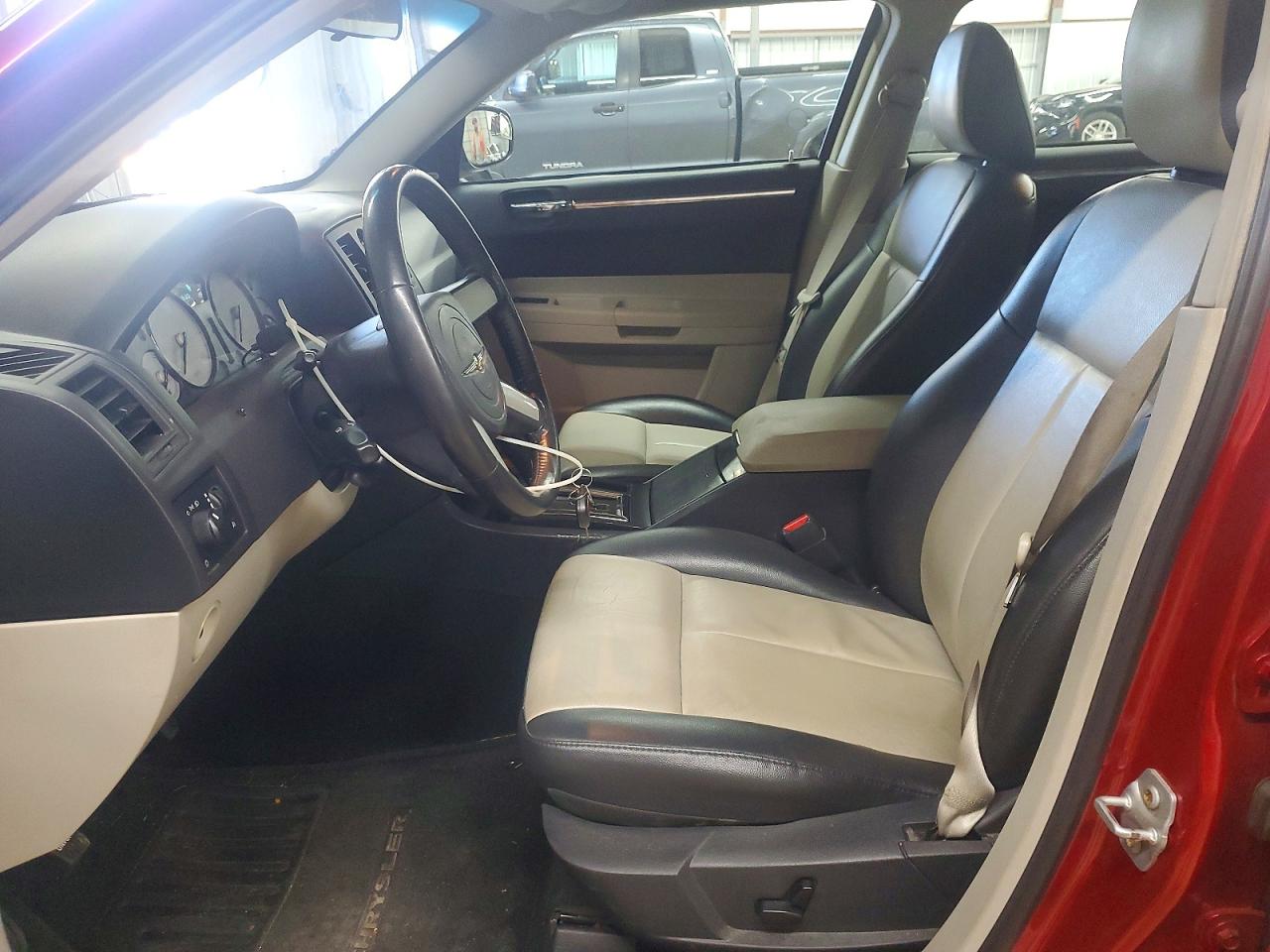 2007 Chrysler 300 Touring Red vin: 2C3KA53G97H698226