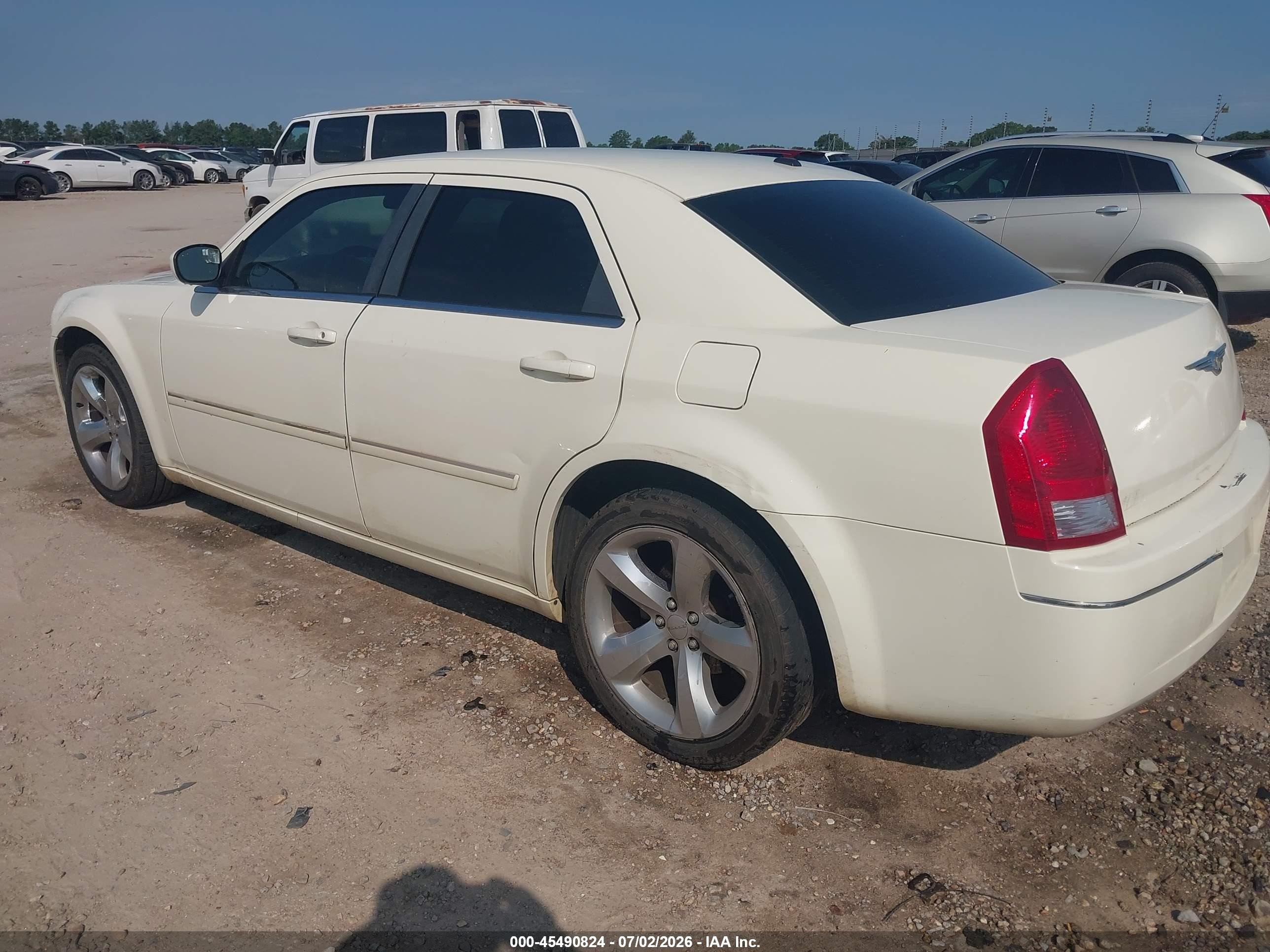 2007 Chrysler 300 Touring White vin: 2C3KA53G97H835455