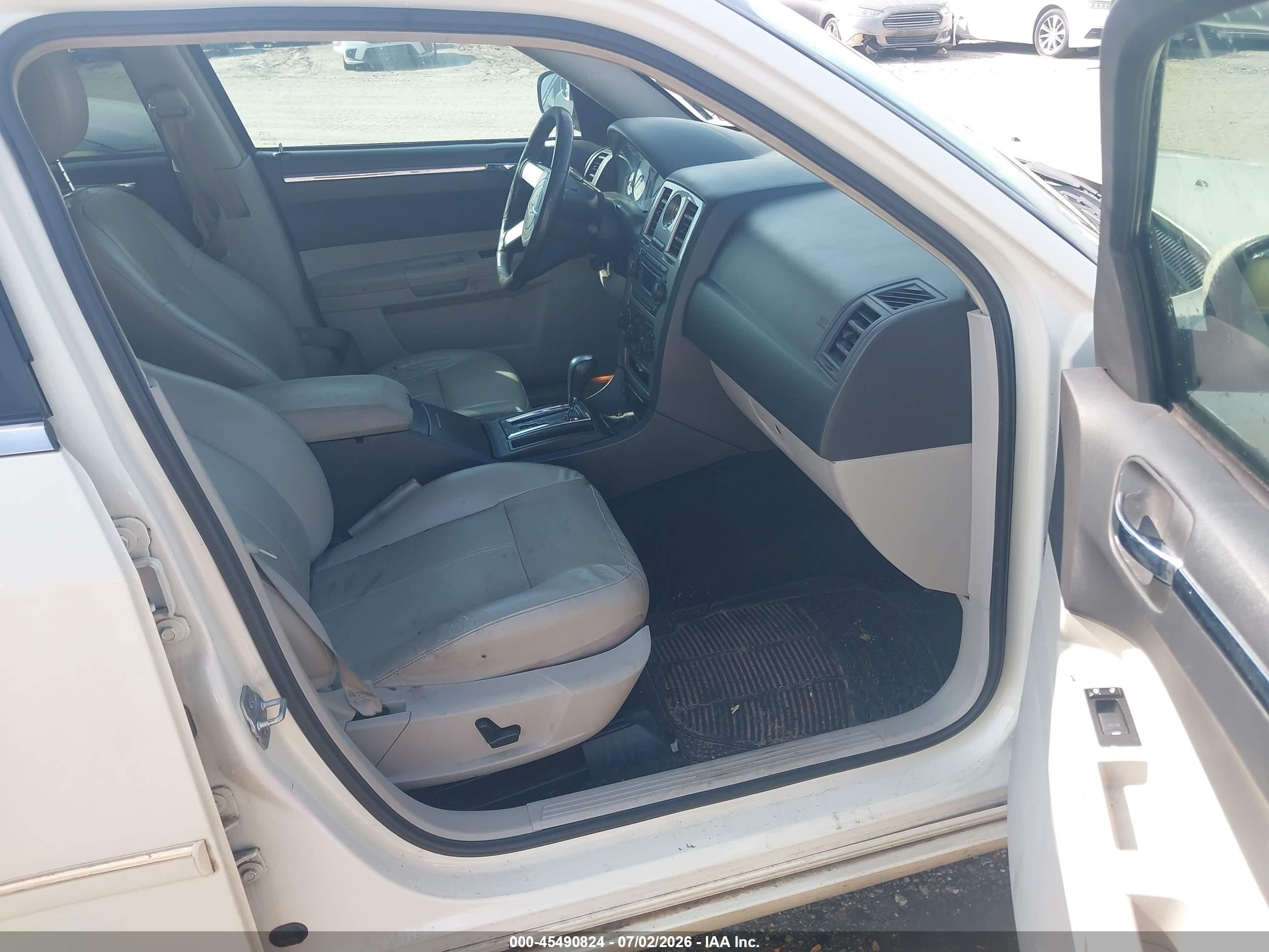 2007 Chrysler 300 Touring White vin: 2C3KA53G97H835455