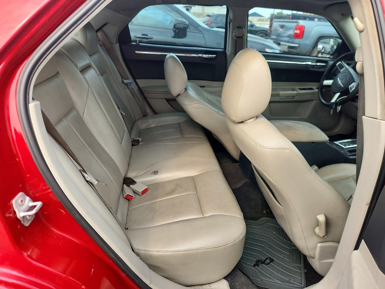 2007 Chrysler 300 Touring Red vin: 2C3KA53G97H874787
