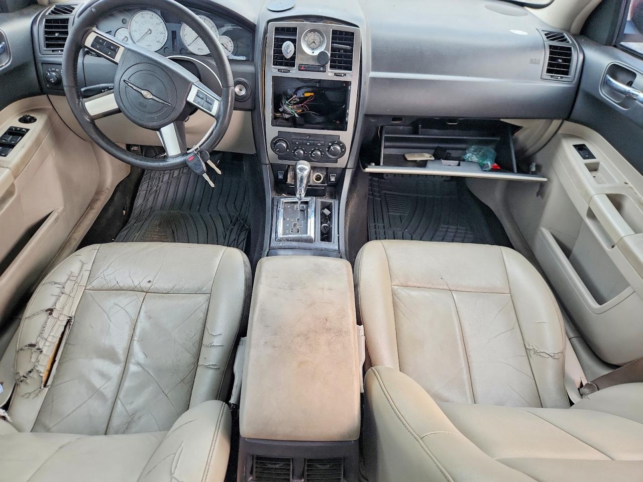 2007 Chrysler 300 Touring Red vin: 2C3KA53G97H874787