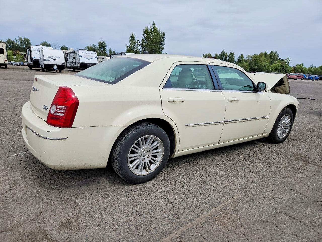 2008 Chrysler 300 Touring Cream vin: 2C3KA53G98H106373