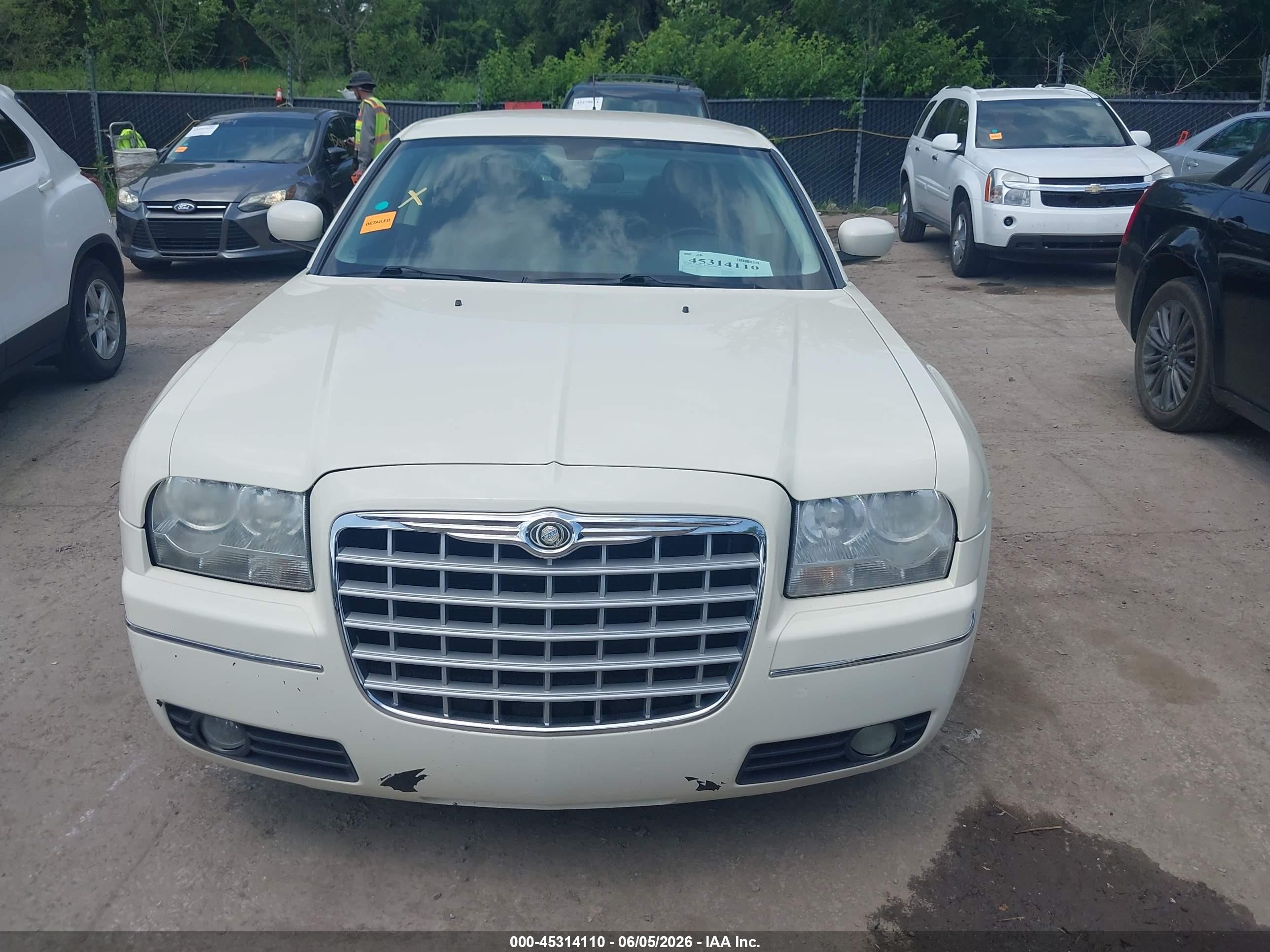 2008 Chrysler 300 Touring White vin: 2C3KA53GX8H245542
