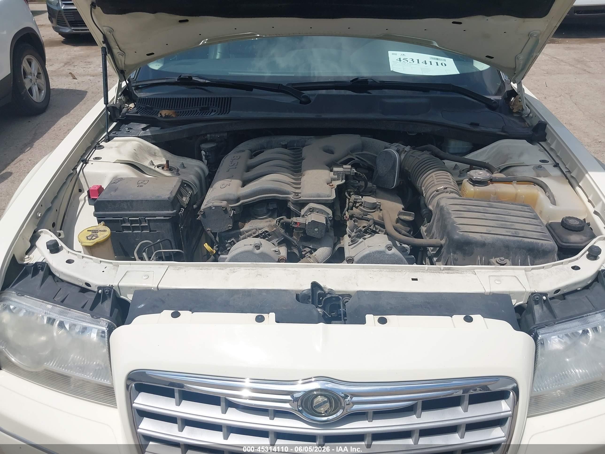 2008 Chrysler 300 Touring White vin: 2C3KA53GX8H245542
