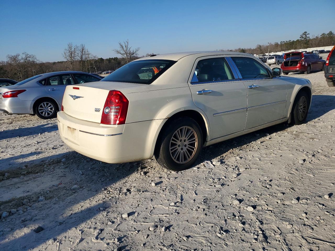 2009 Chrysler 300 Touring Beige vin: 2C3KA53V19H523020