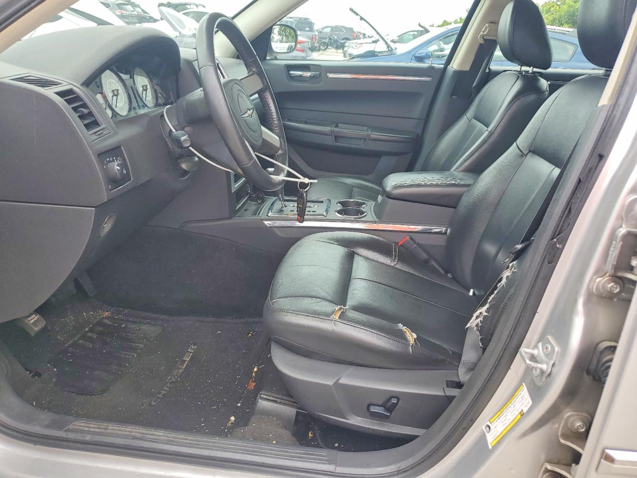 2009 Chrysler 300 Touring Silver vin: 2C3KA53V39H574518