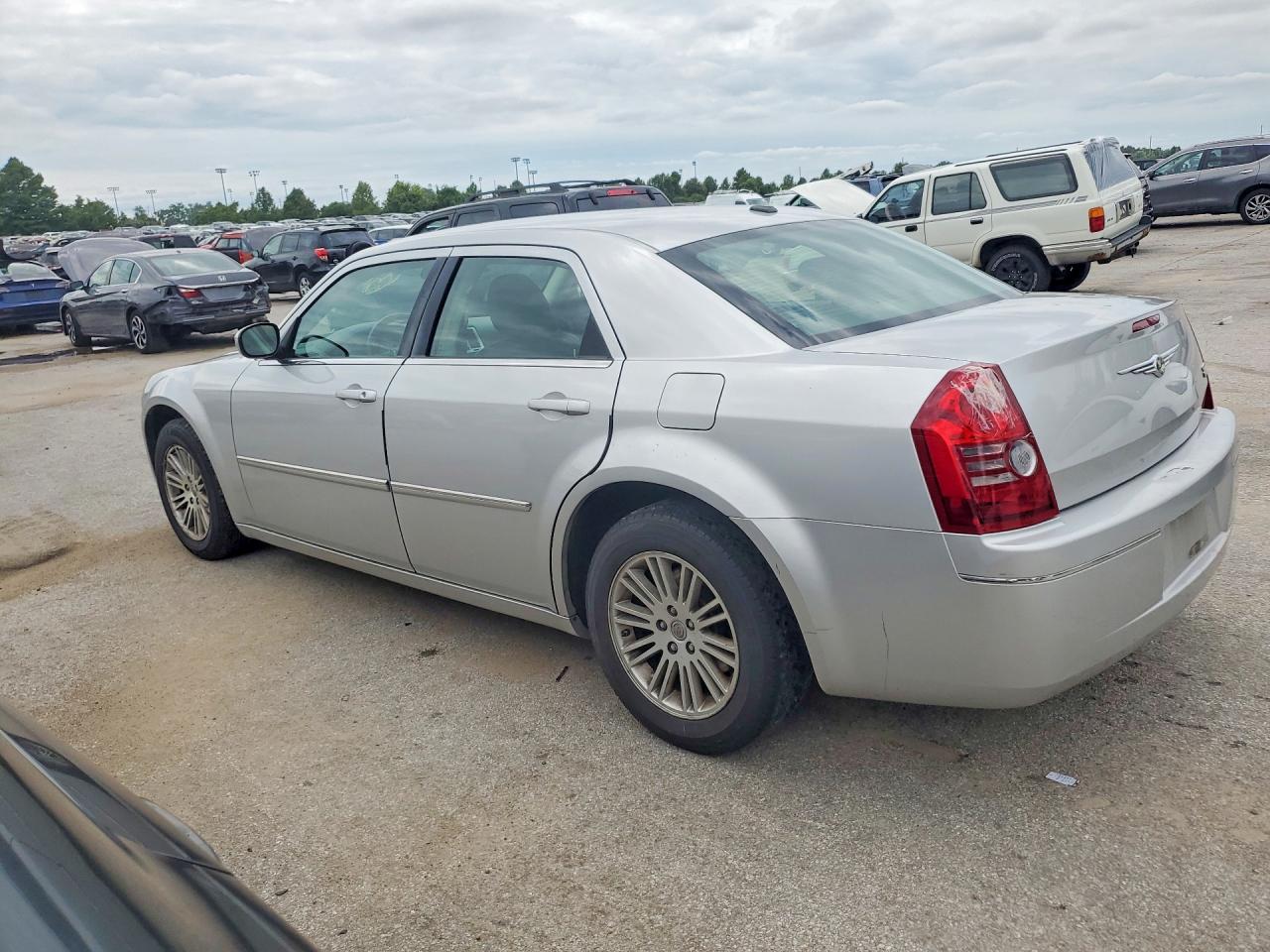2009 Chrysler 300 Touring Silver vin: 2C3KA53V39H574518