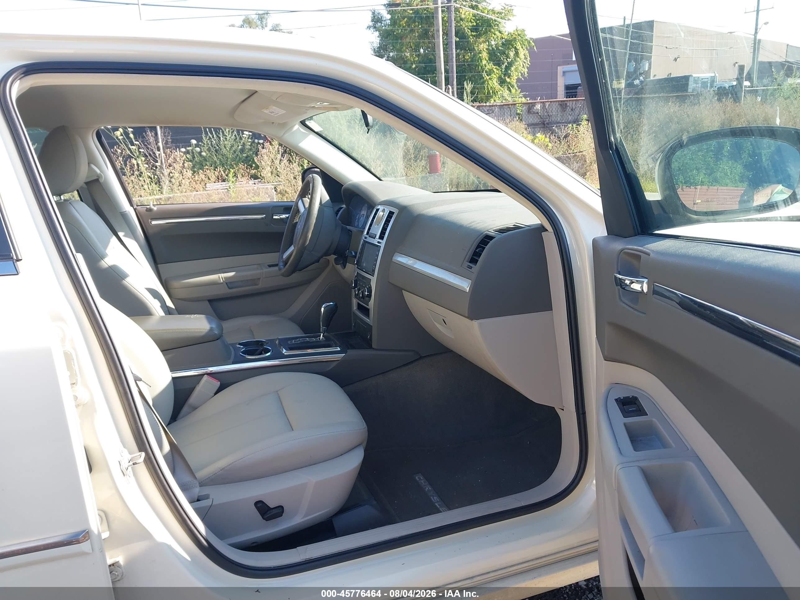 2009 Chrysler 300 Touring/signature Series/executive Series Cream vin: 2C3KA53V69H601050