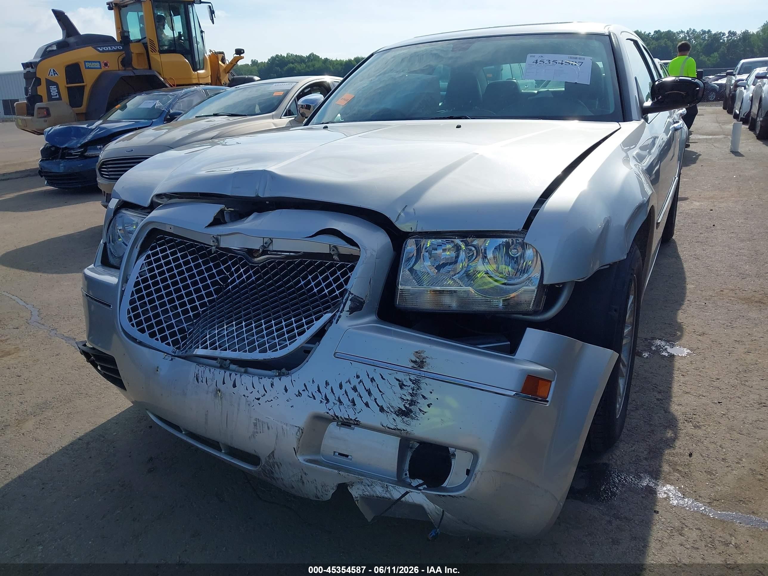 2009 Chrysler 300 Touring Silver vin: 2C3KA53V79H634171