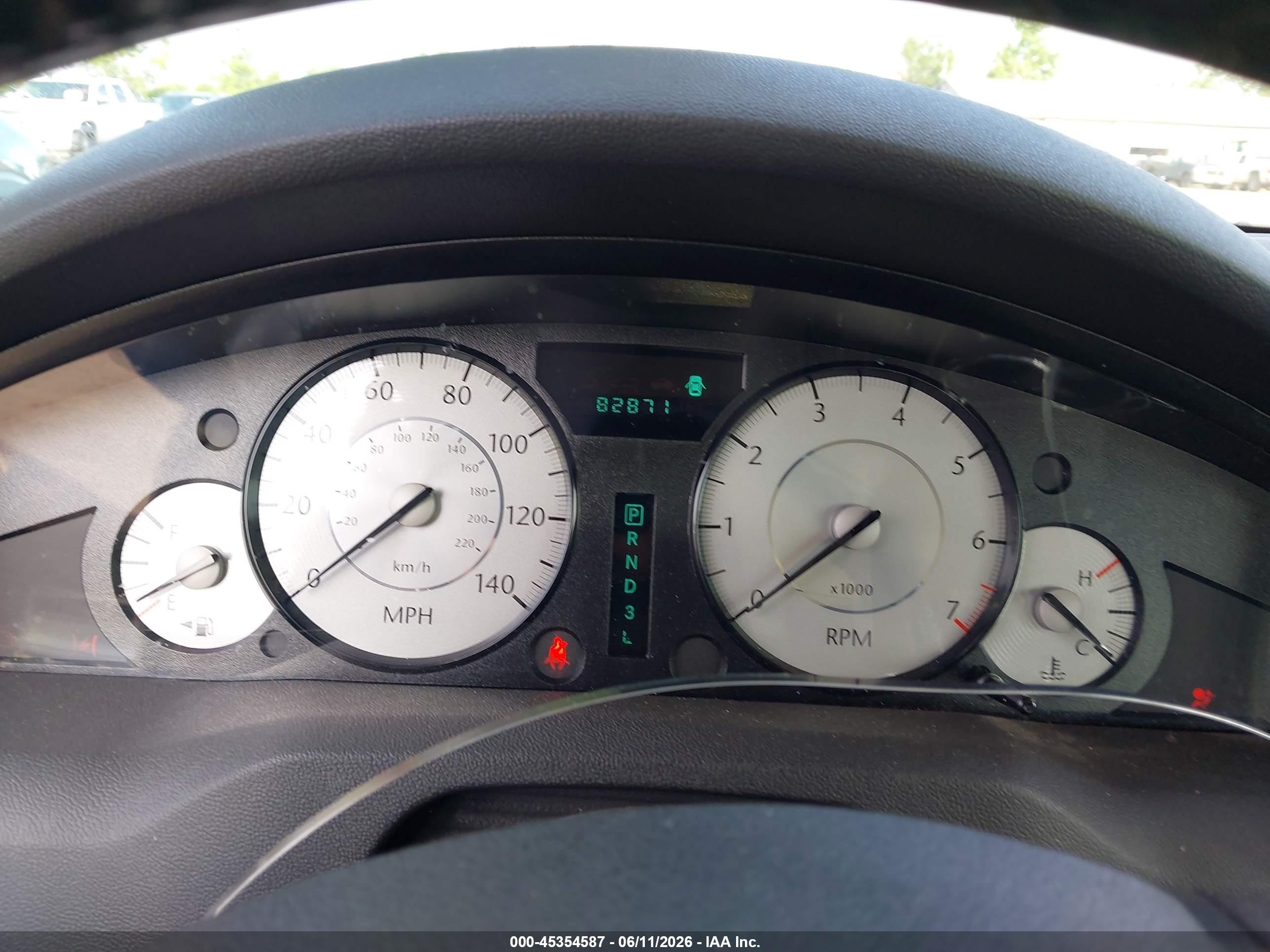 2009 Chrysler 300 Touring Silver vin: 2C3KA53V79H634171