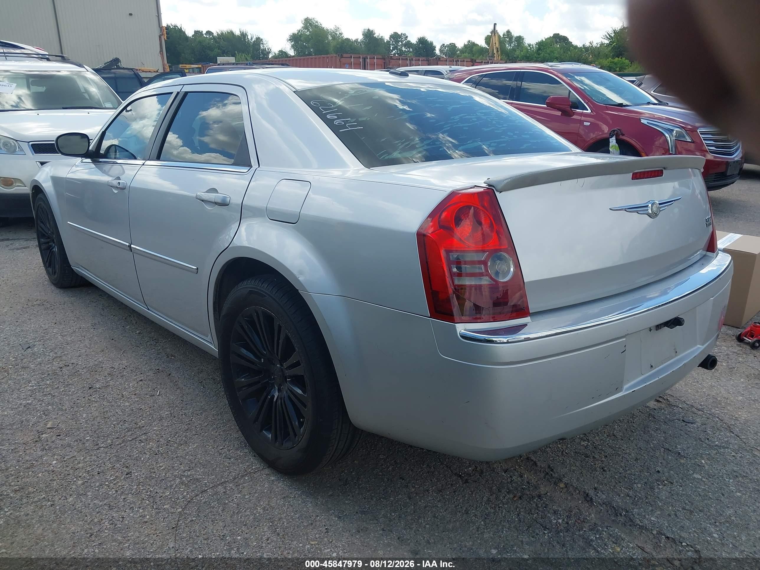2009 Chrysler 300 Touring Silver vin: 2C3KA53V99H621664
