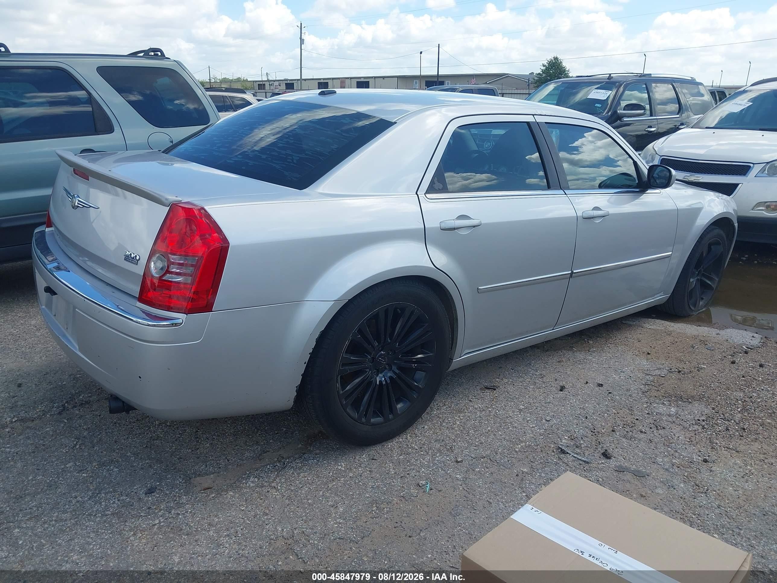 2009 Chrysler 300 Touring Silver vin: 2C3KA53V99H621664