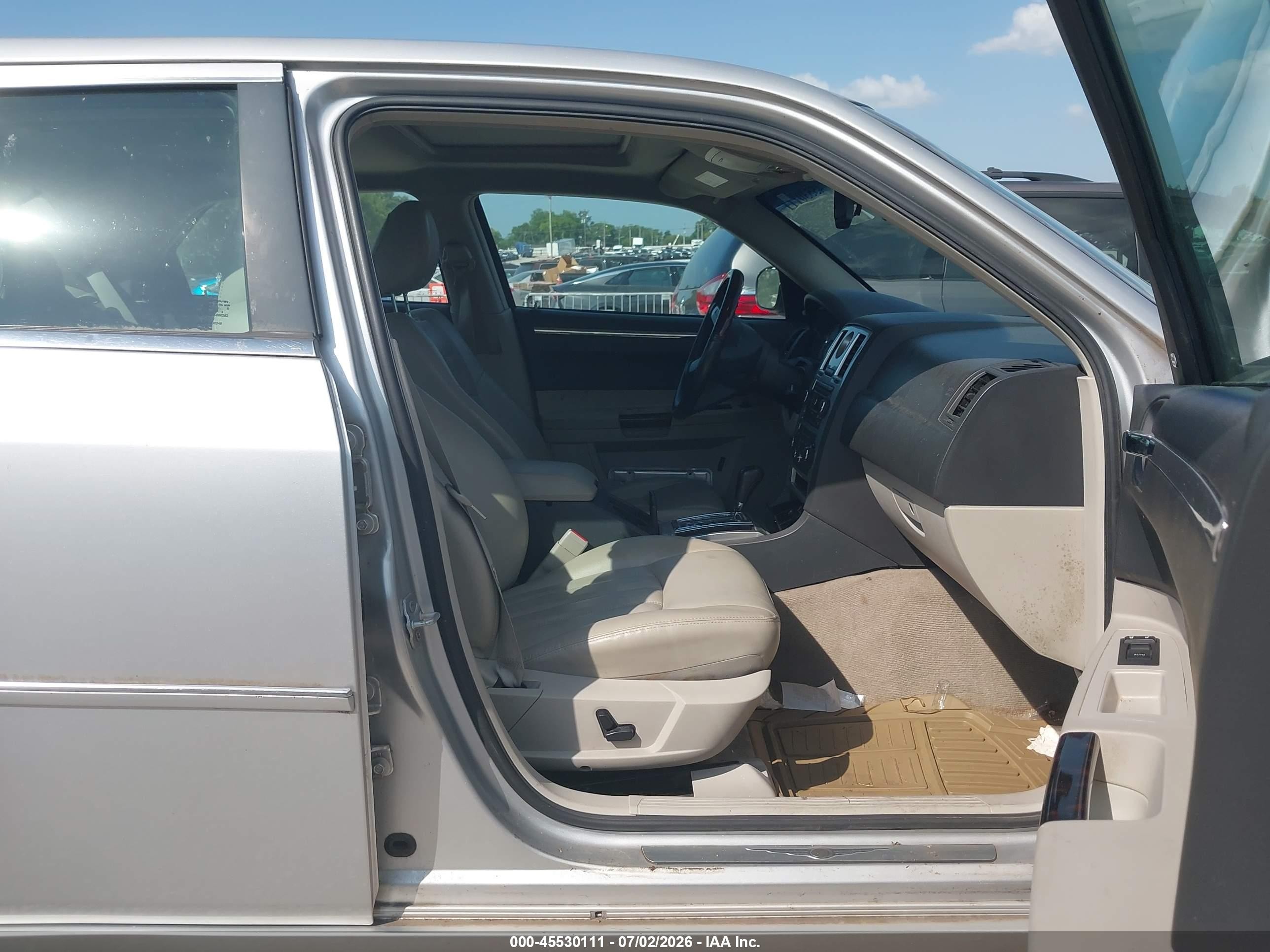 2007 Chrysler 300c   Silver vin: 2C3KA63H07H897129