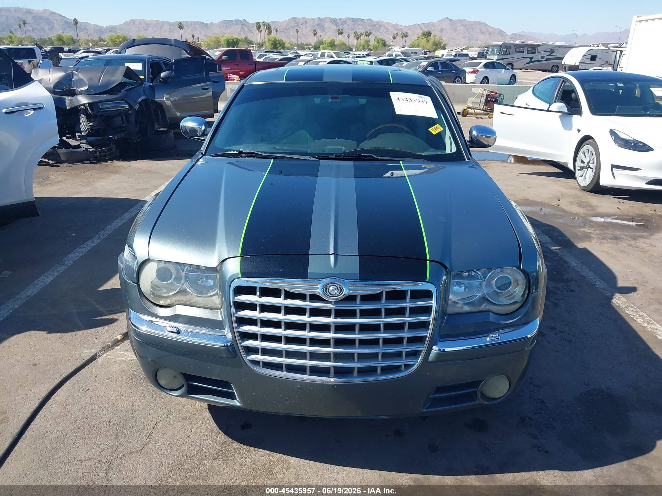 2006 Chrysler 300c   Серый vin: 2C3KA63H16H111112