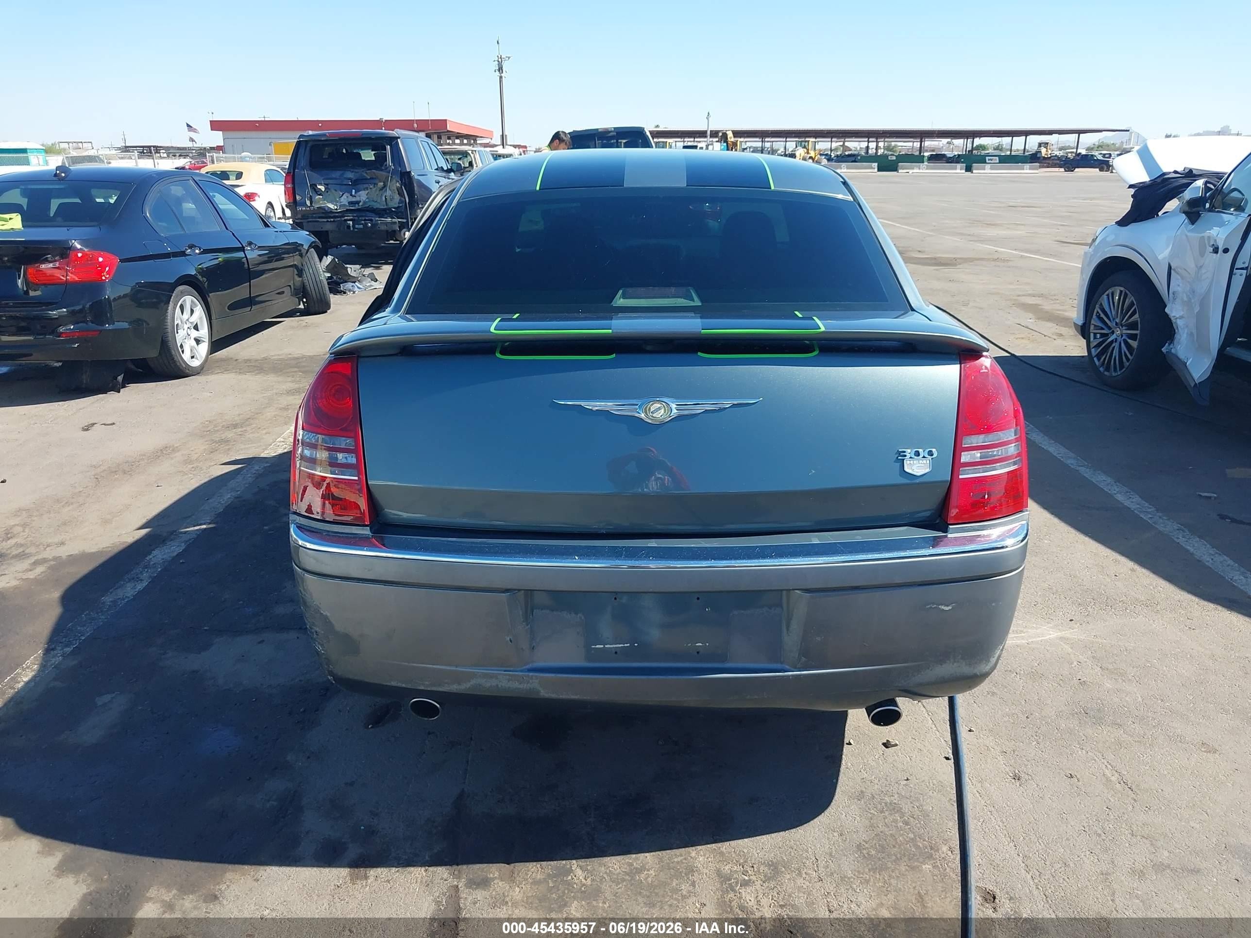 2006 Chrysler 300c   Серый vin: 2C3KA63H16H111112
