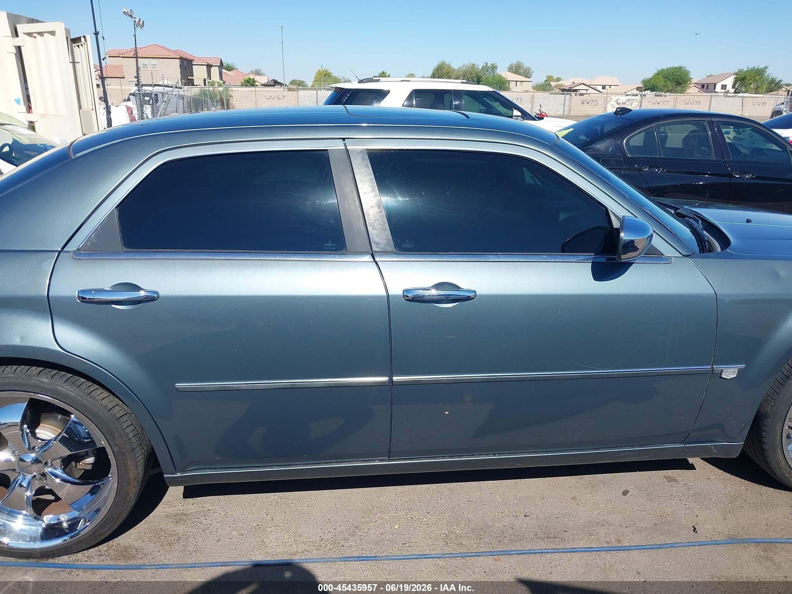 2006 Chrysler 300c   Серый vin: 2C3KA63H16H111112