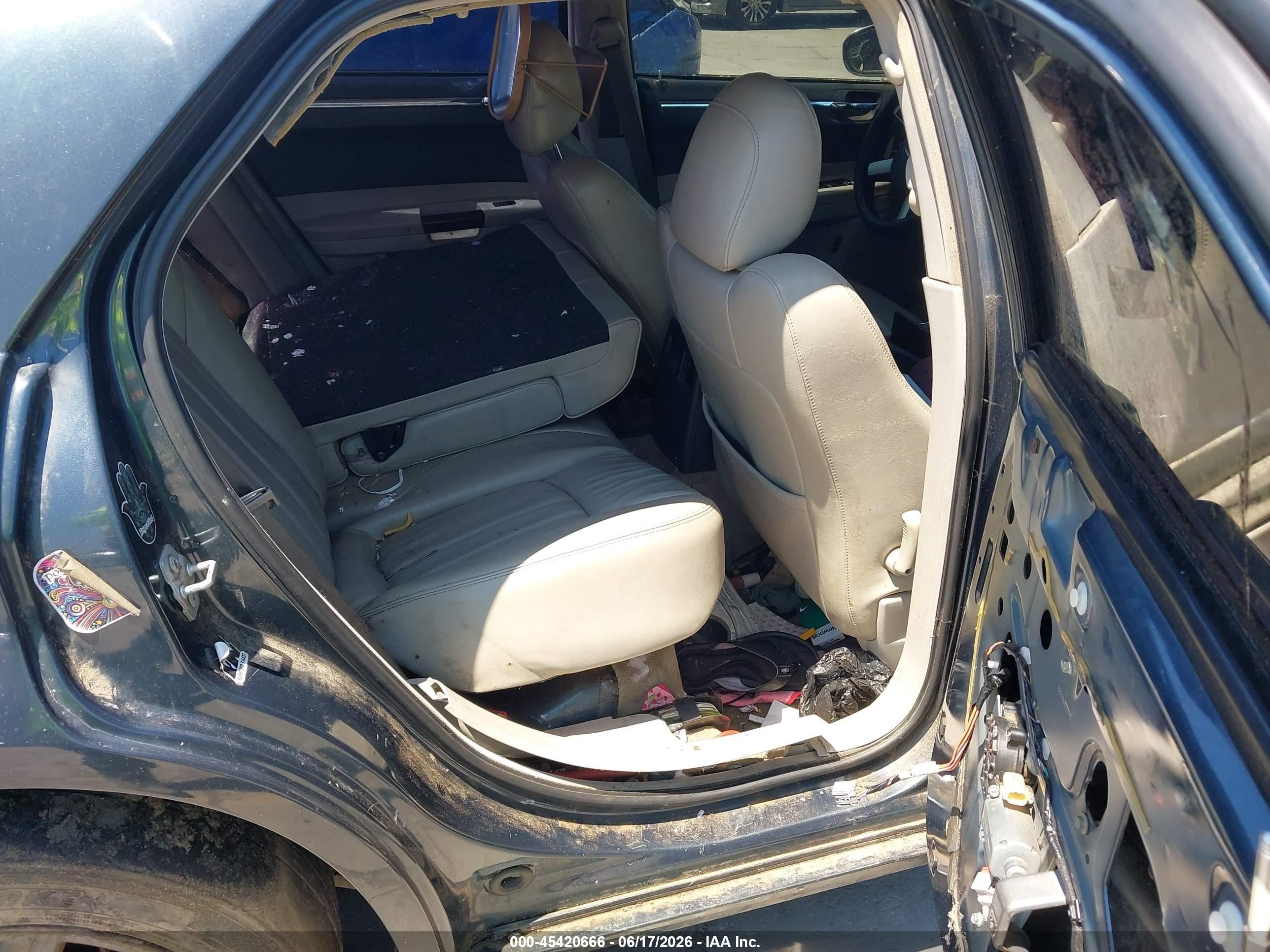 2007 Chrysler 300c   Серый vin: 2C3KA63H17H697912