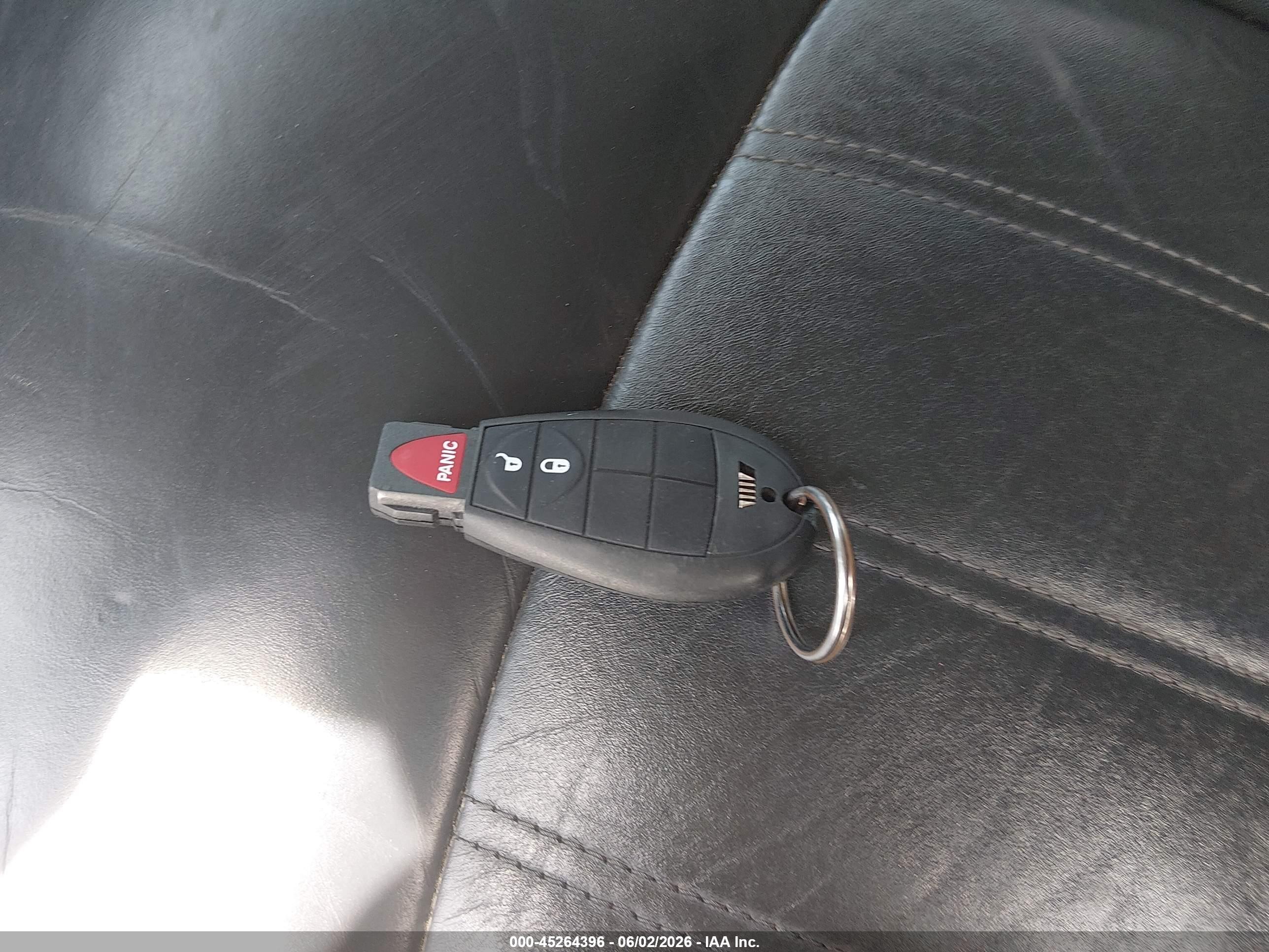 2008 Chrysler 300c Hemi Maroon vin: 2C3KA63H18H107581