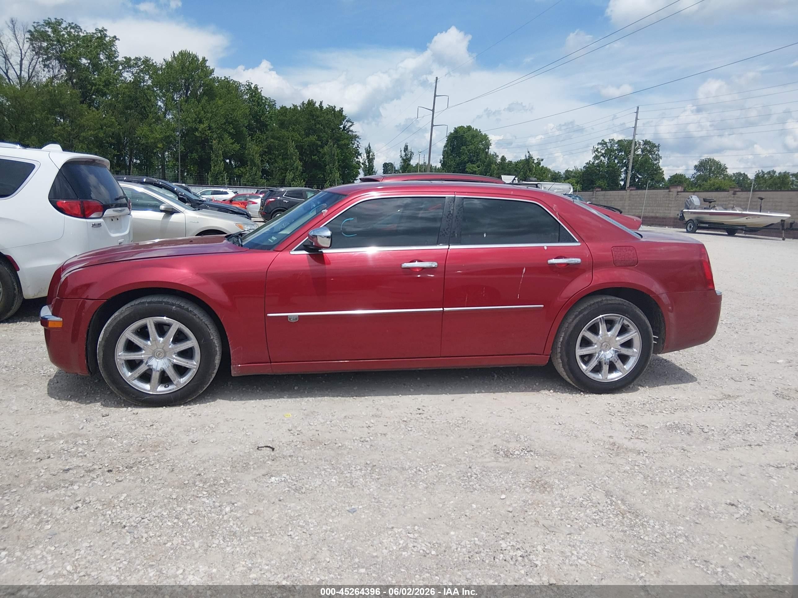 2008 Chrysler 300c Hemi Maroon vin: 2C3KA63H18H107581