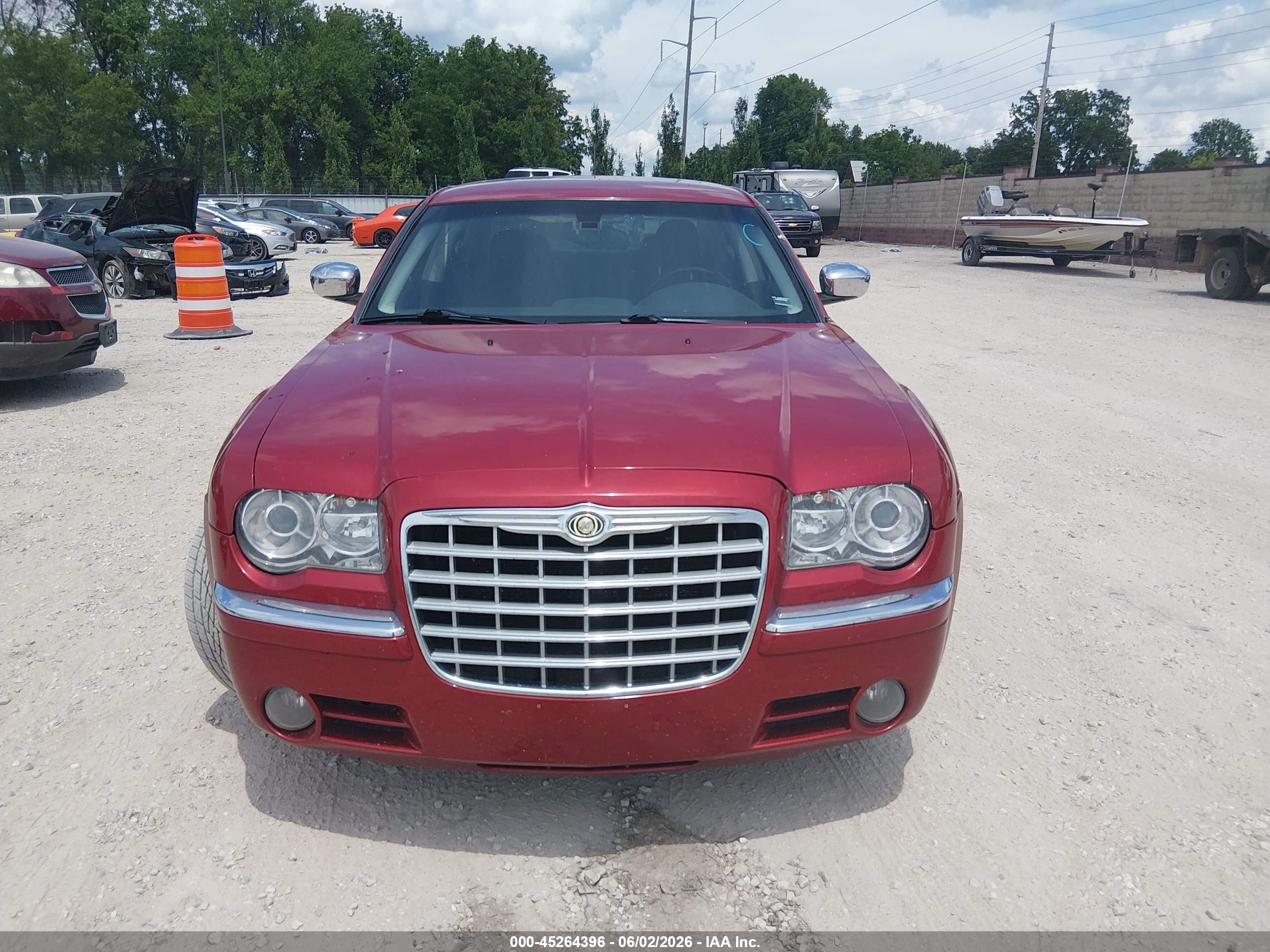 2008 Chrysler 300c Hemi Maroon vin: 2C3KA63H18H107581