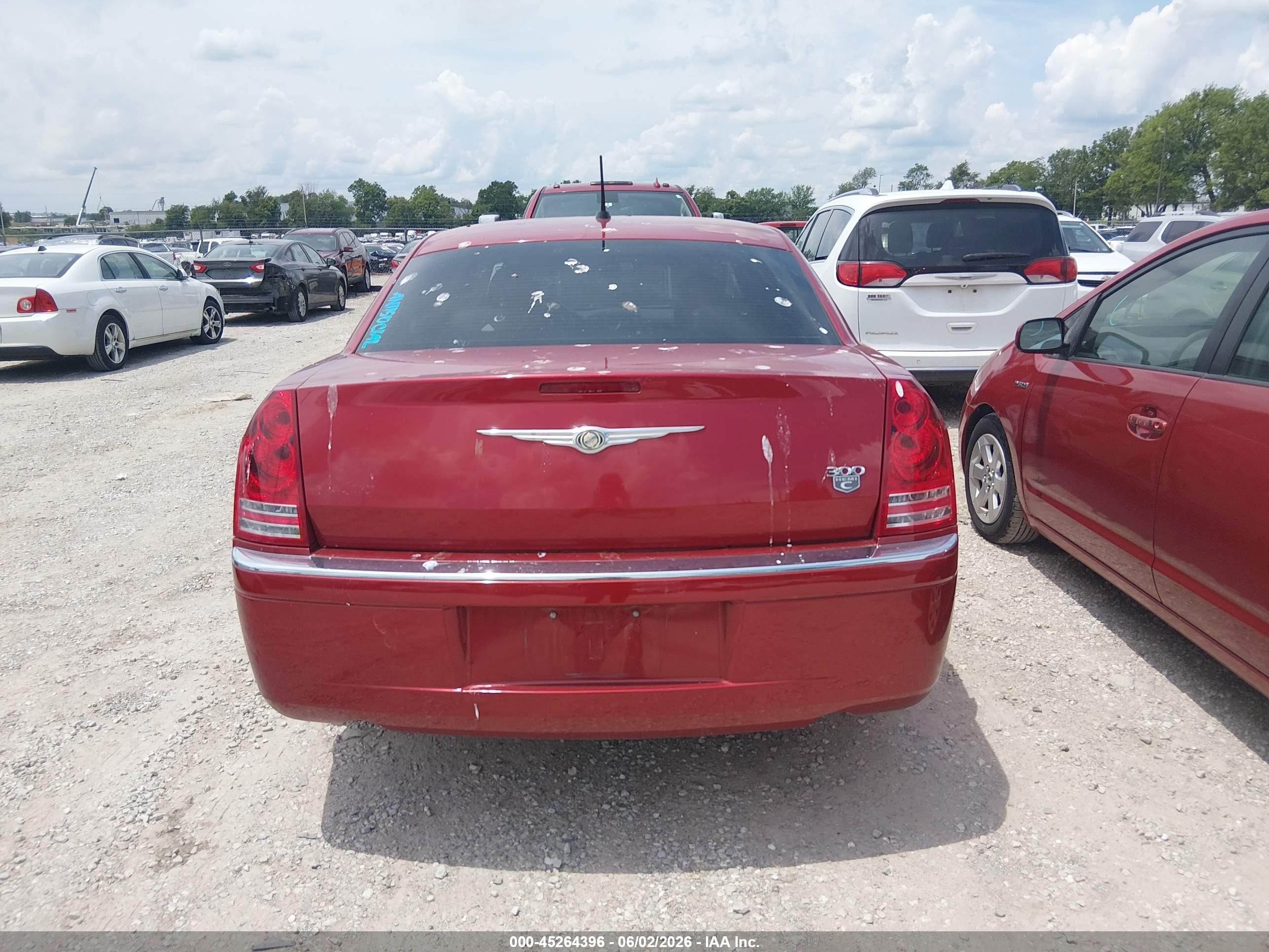 2008 Chrysler 300c Hemi Maroon vin: 2C3KA63H18H107581